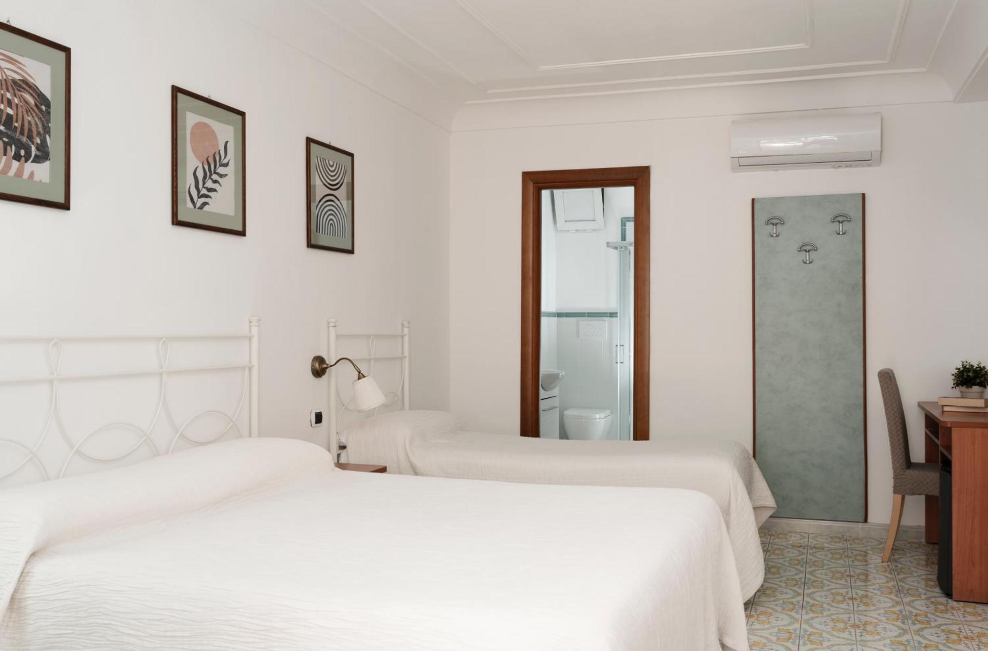 Triple Room,1591485549:JPEG