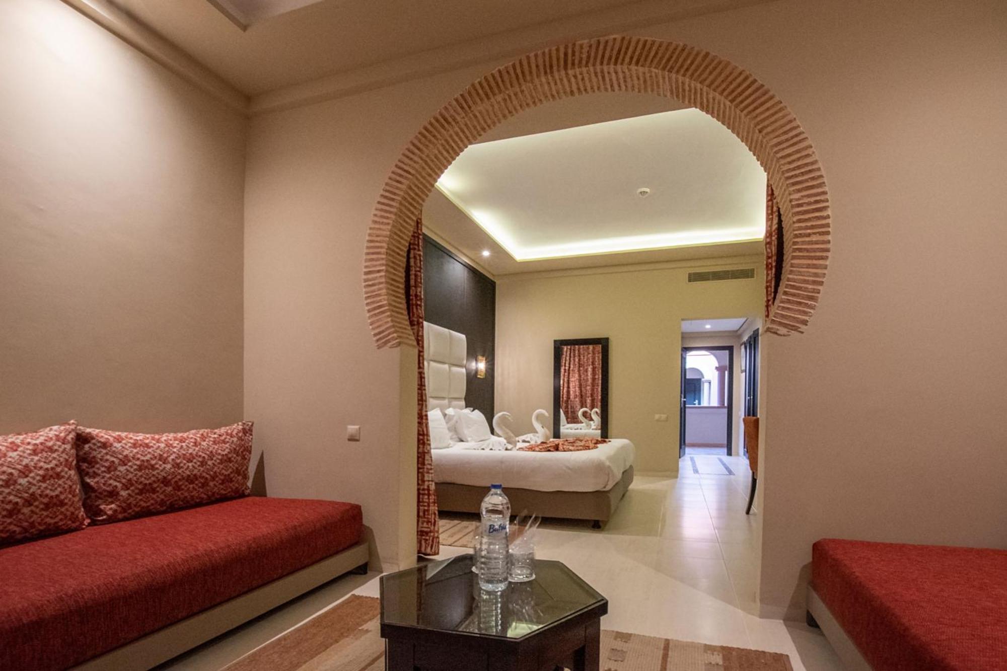 Habitación Doble Deluxe con sofá cama - Junto a la piscina