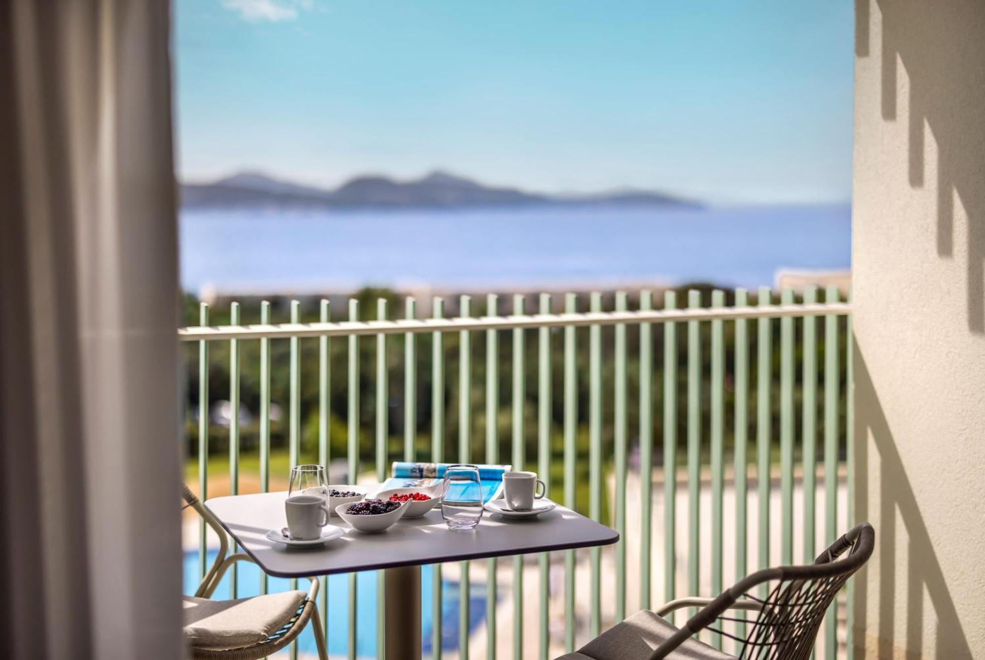 V level Suite 22 Seaview