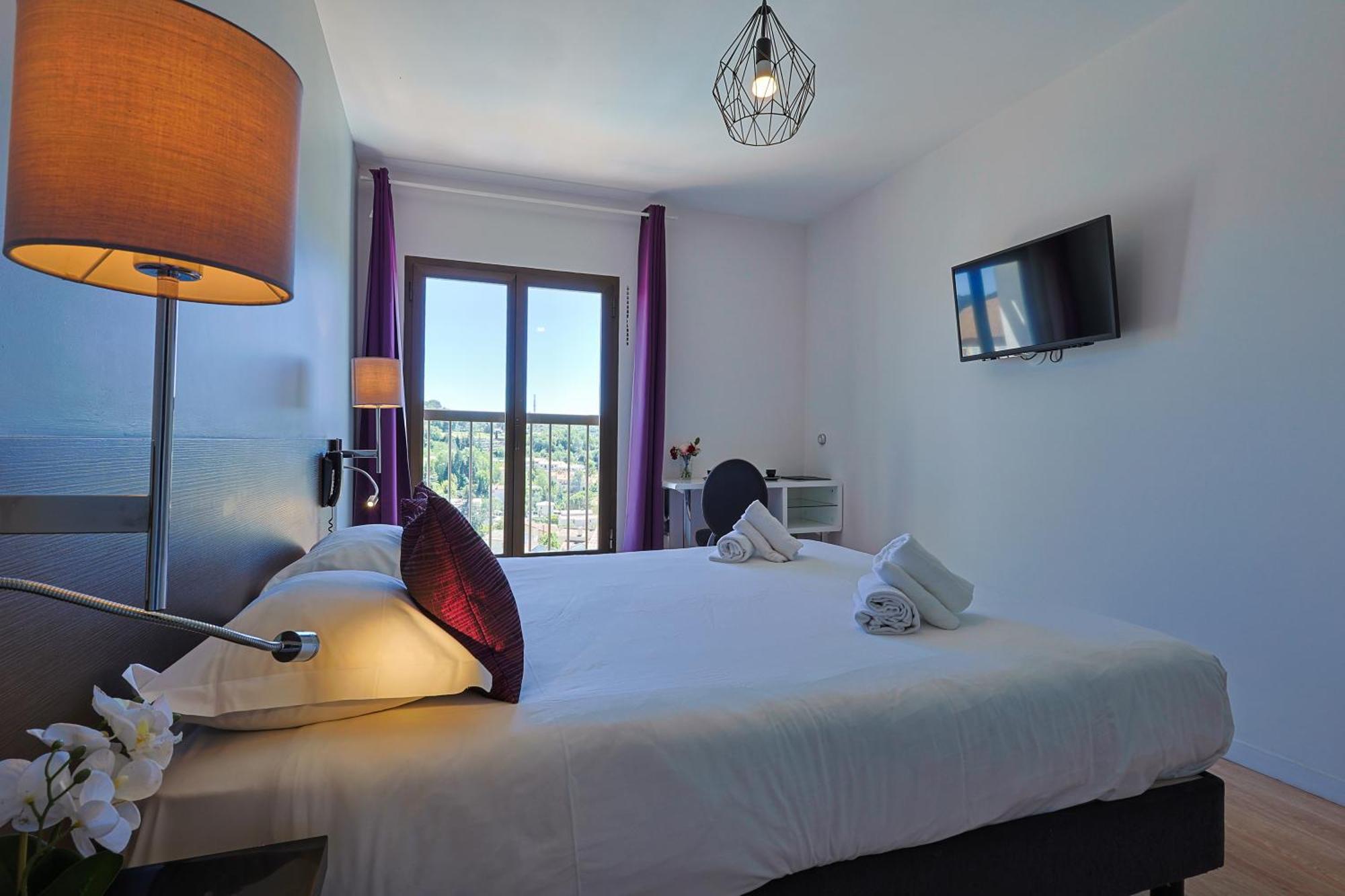 Superior Double Room Pool View