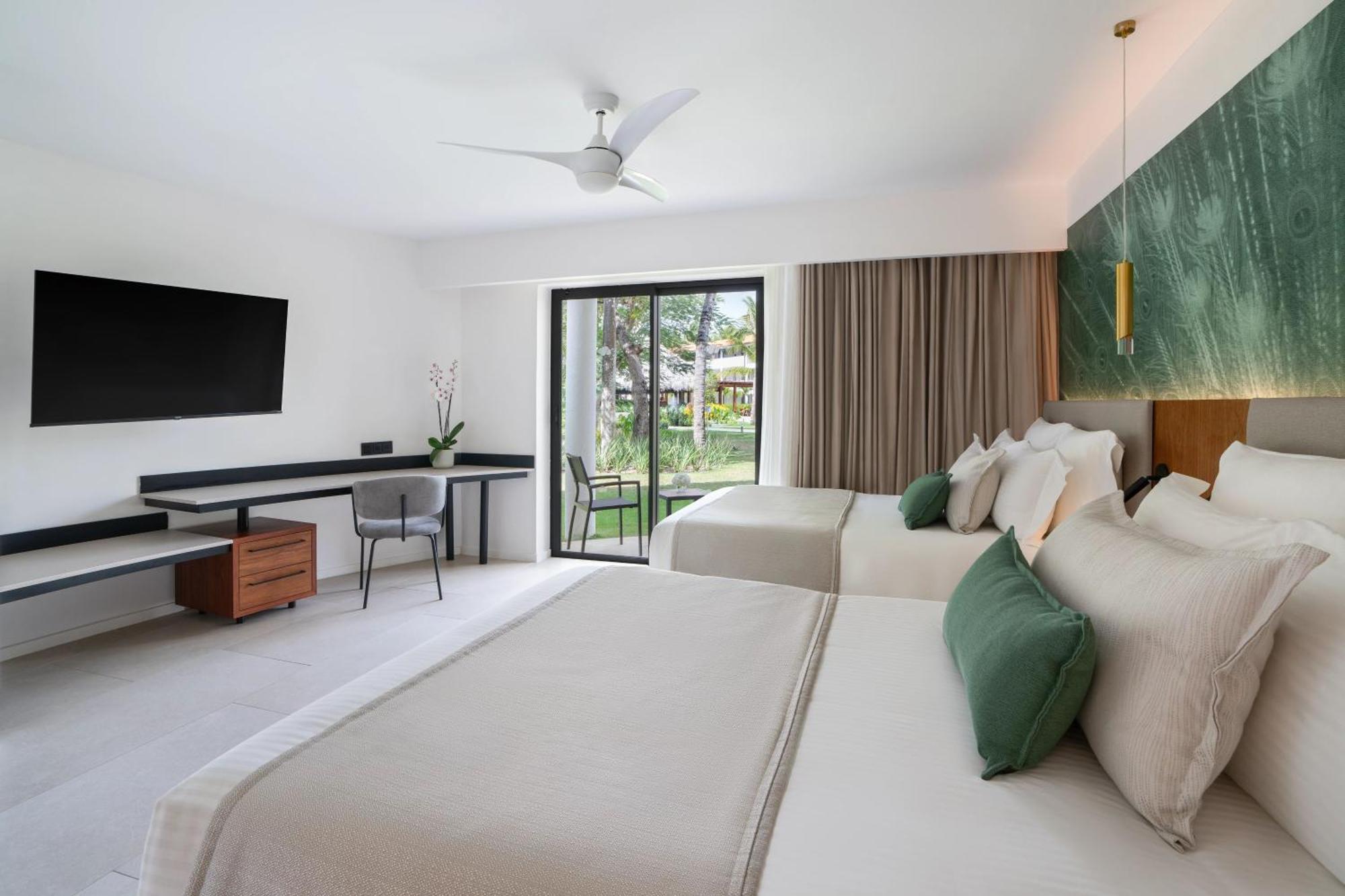 Junior Double Suite Tropical View