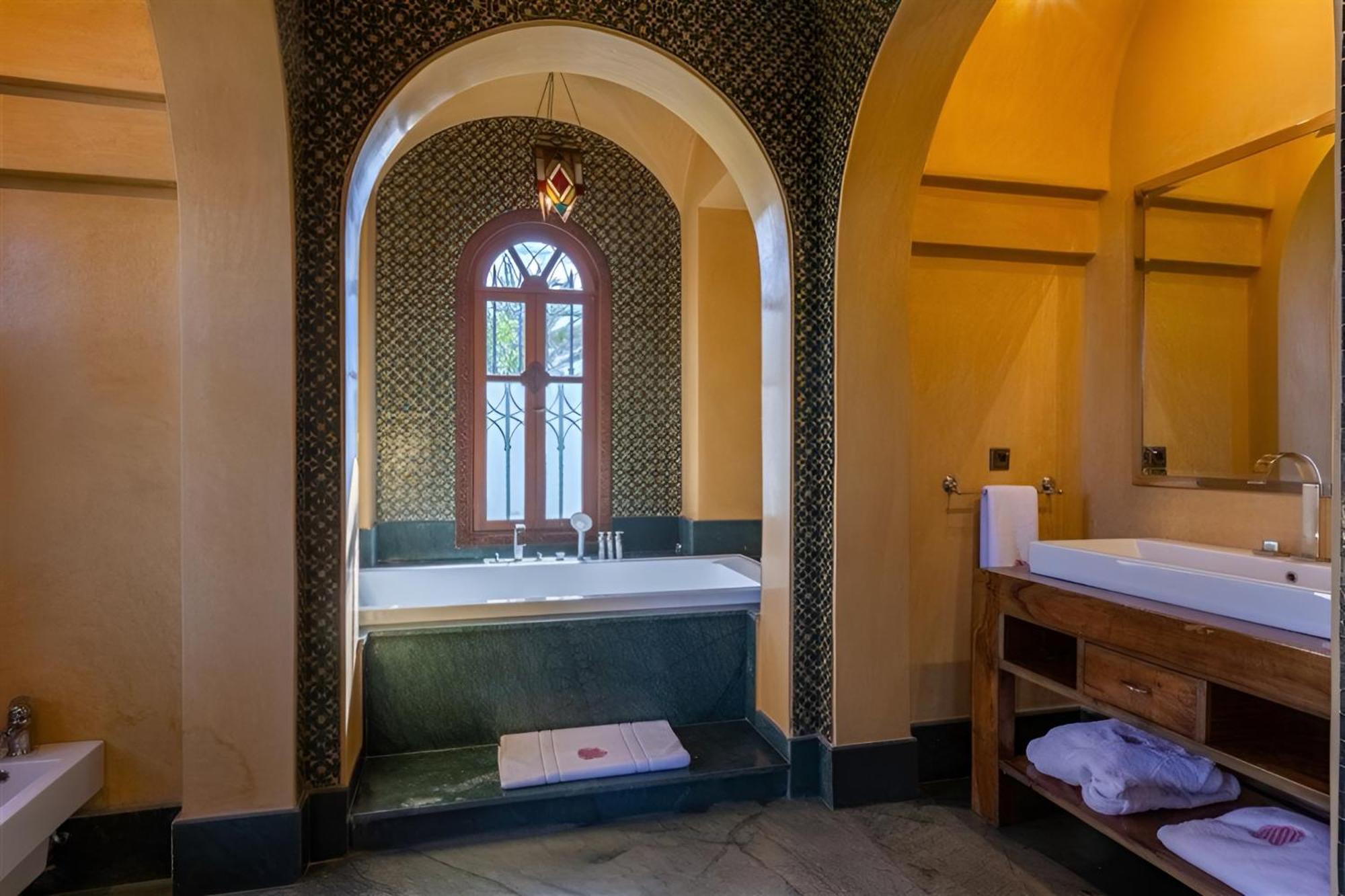 King Room Pool View,1593153865:JPEG