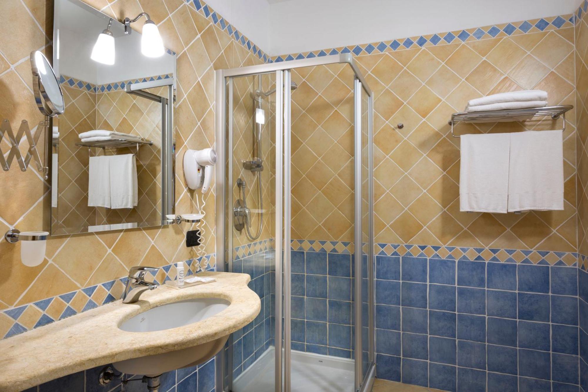 Superior Double or Twin Room,1739387281:JPEG
