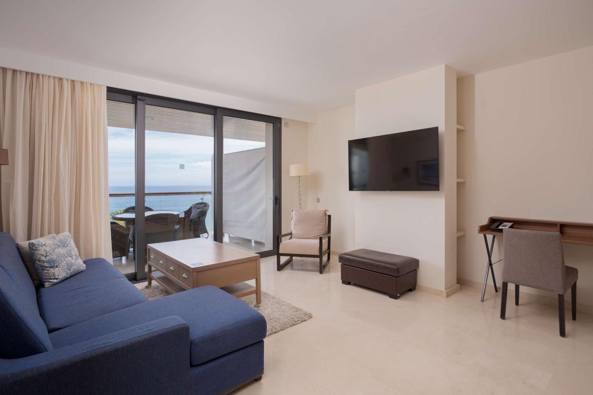 Suite 1 Bedroom & Sea View,1594690835:JPEG