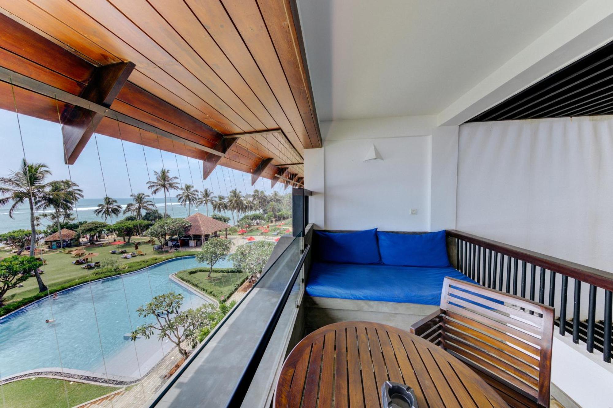 Ocean Vista Twin Room Balcony on F&B on SPA