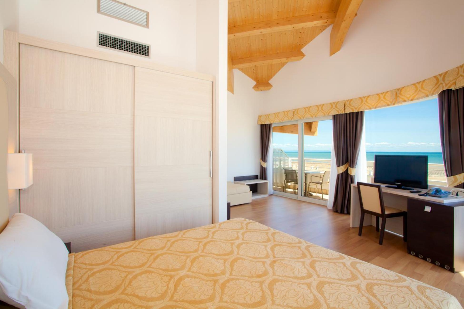 Deluxe Suite Sea View