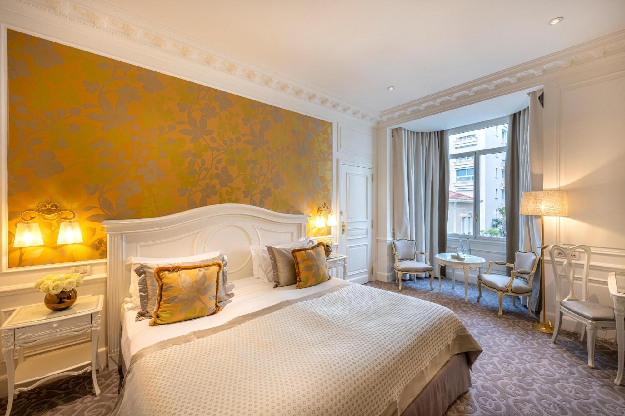 Chambre Lit King-Size Supérieure - Vue sur Ville ou Cour