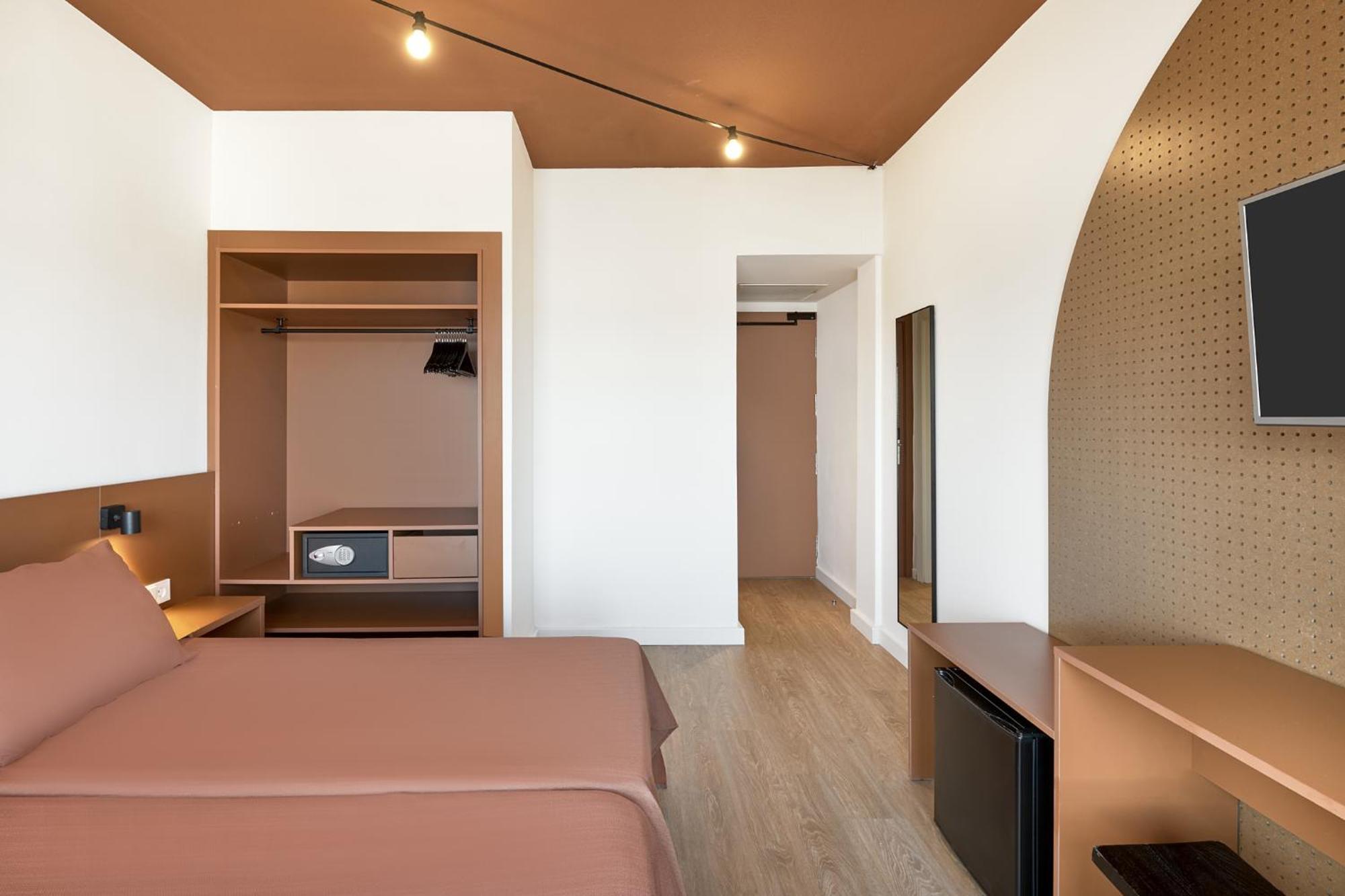 Habitación Doble con vistas laterales al mar (2 adultos) - Alojamiento y brunch ilimitado
