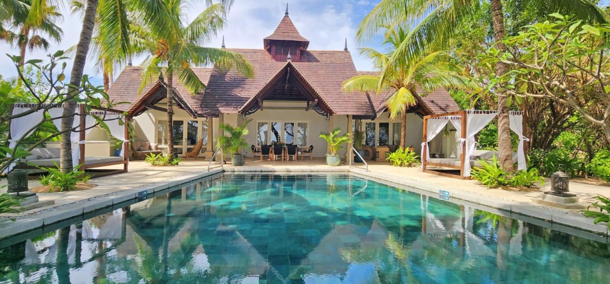Presidential Beachfront Pool Villa 2 Bedroom