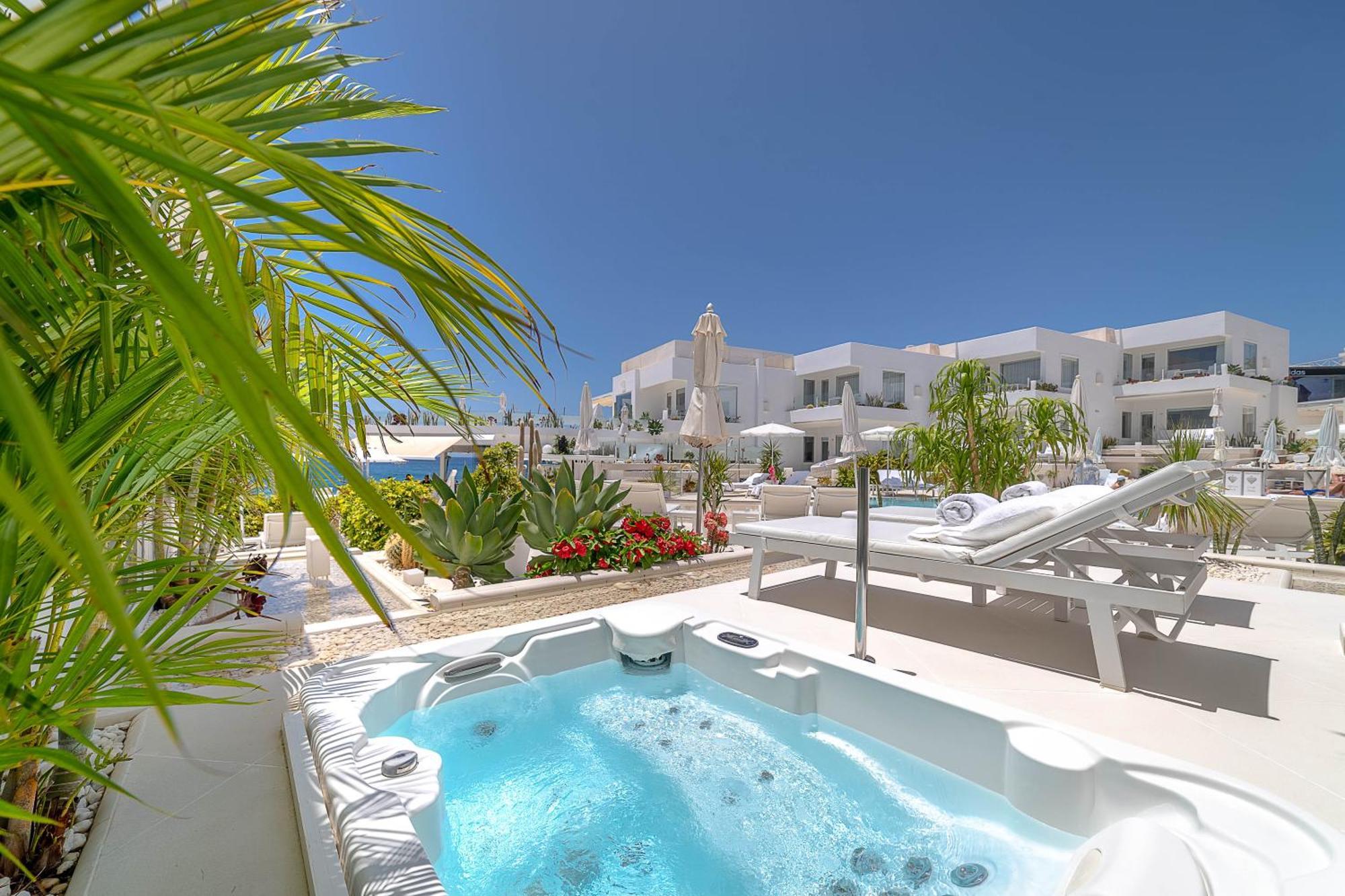 Suite Deluxe de 1 dormitorio con bañera de hidromasaje y vistas al mar