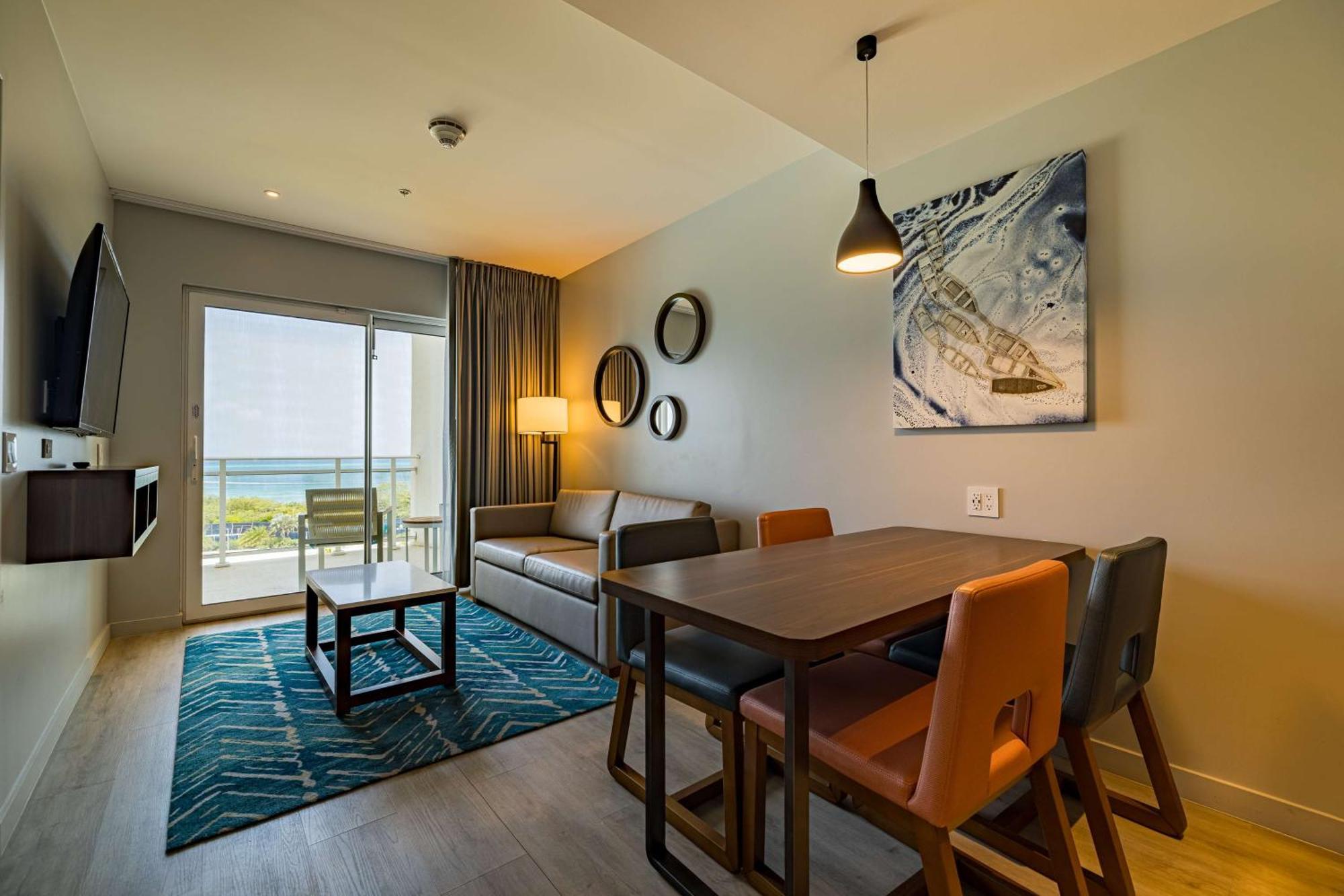 One-Bedroom Queen Suite Ocean View Top Floor