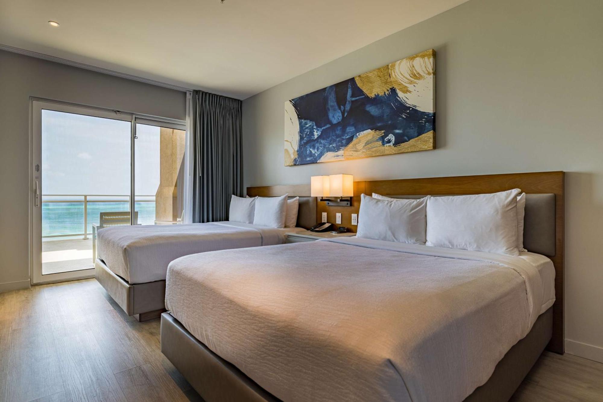 One-Bedroom Queen Suite Ocean View Top Floor