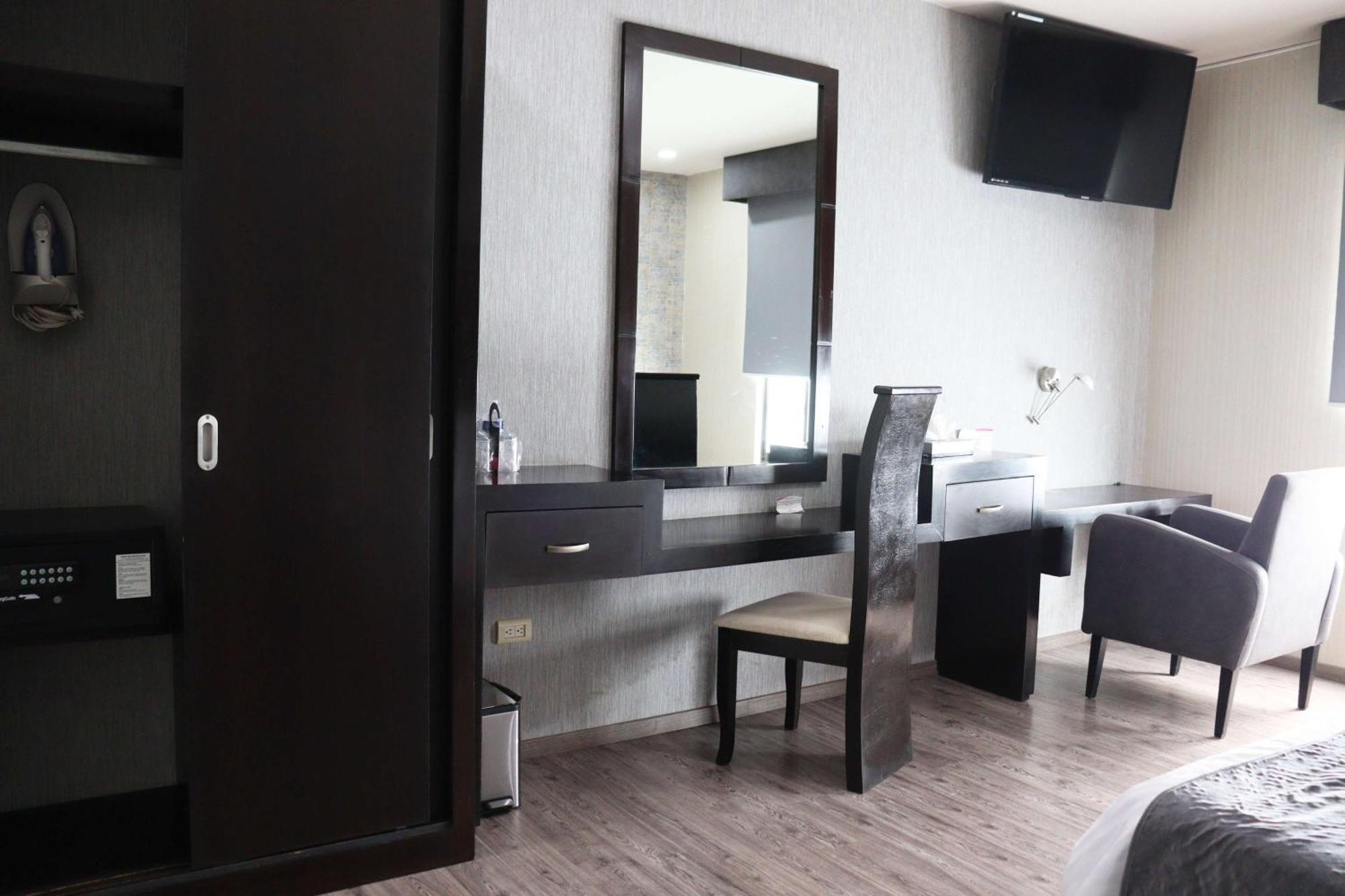 Suite con ducha accesible en silla de ruedas - 1 cama extragrande - Adaptada para personas con discapacidad - No fumadores