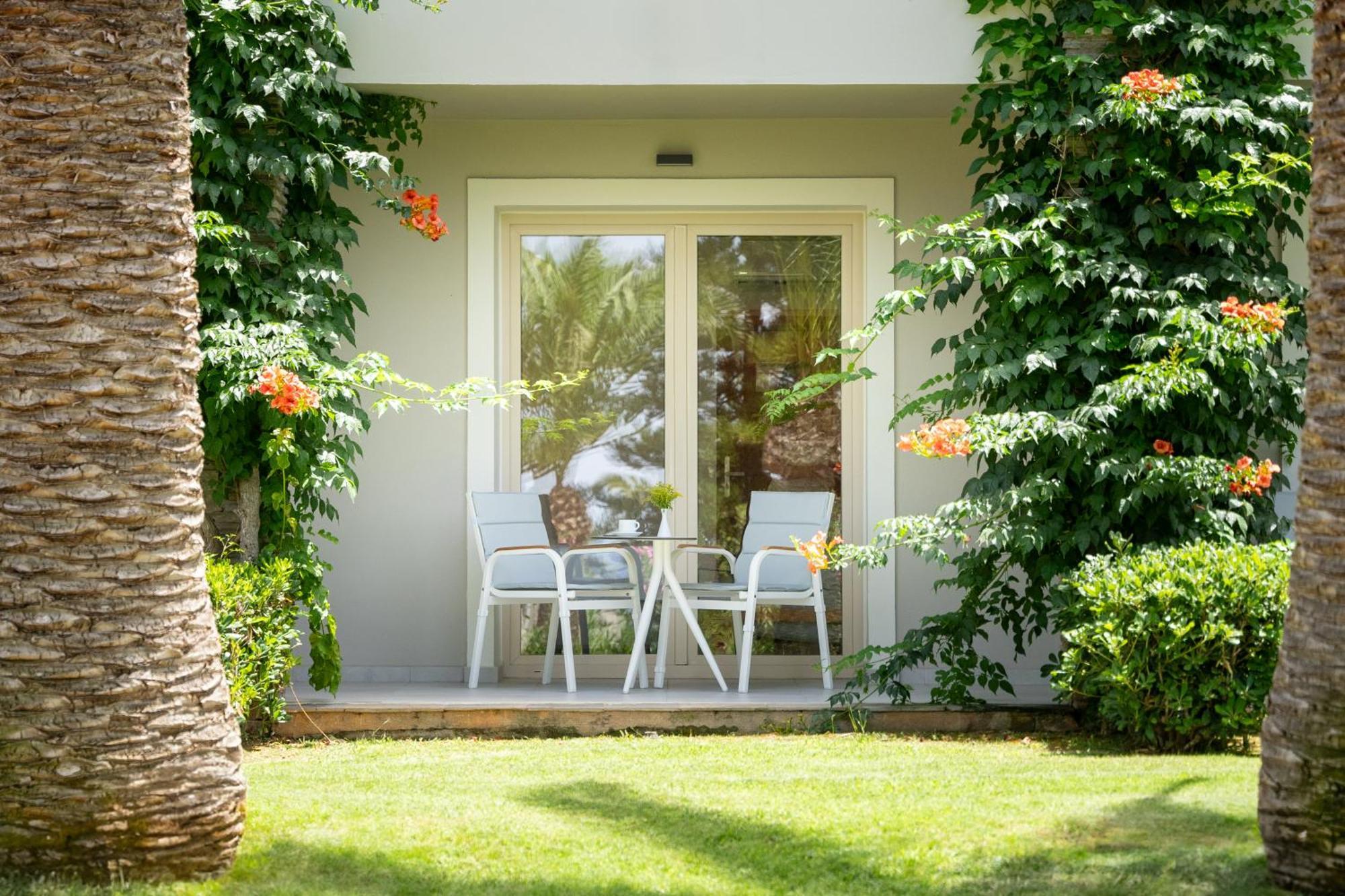 Bungalow Garden View,1604077435:JPEG