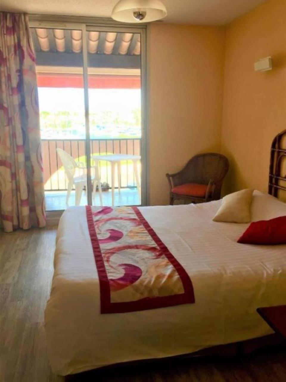 Double Room Port view terrace air conditioning children