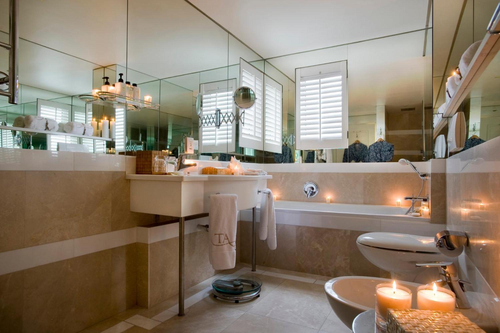 Junior Sea Facing Suite