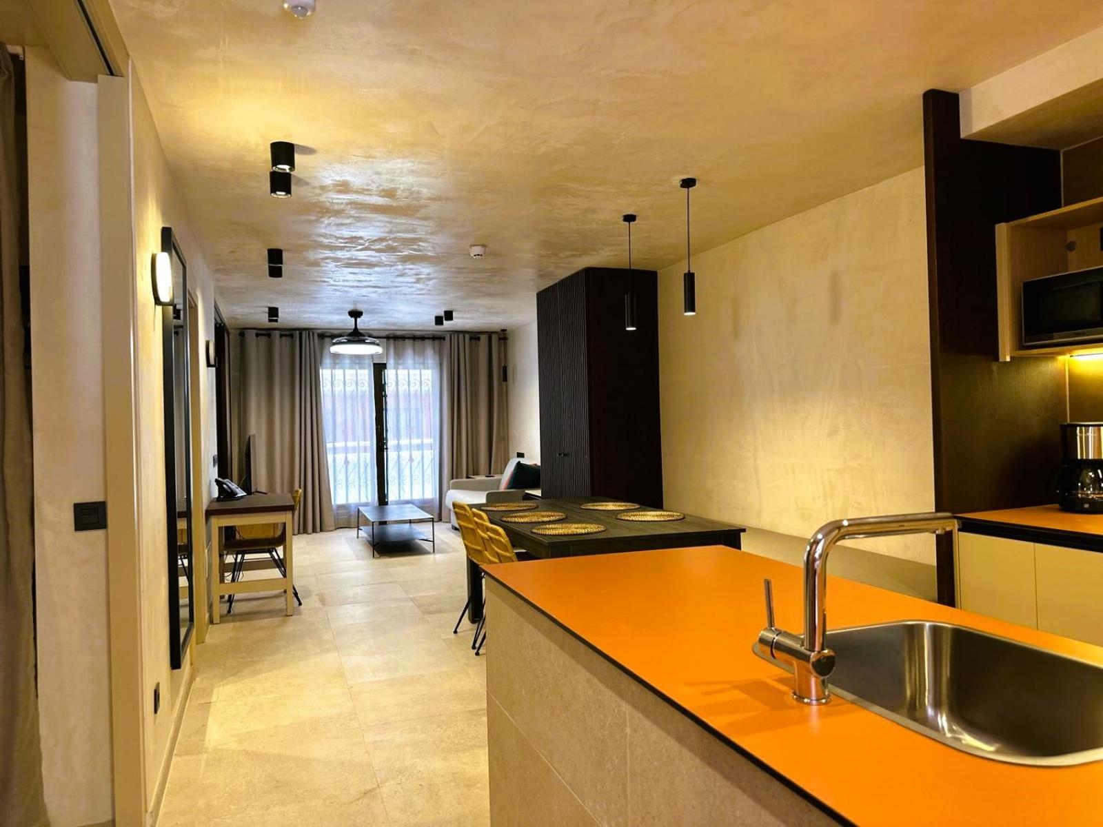 Two-Bedroom Apartment Royal Deluxe