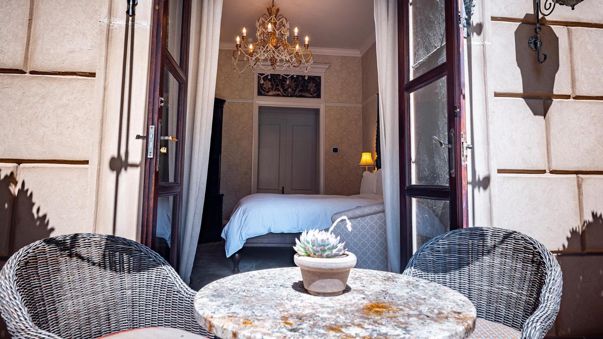 Deluxe Room 1 King Bed Non-smoking