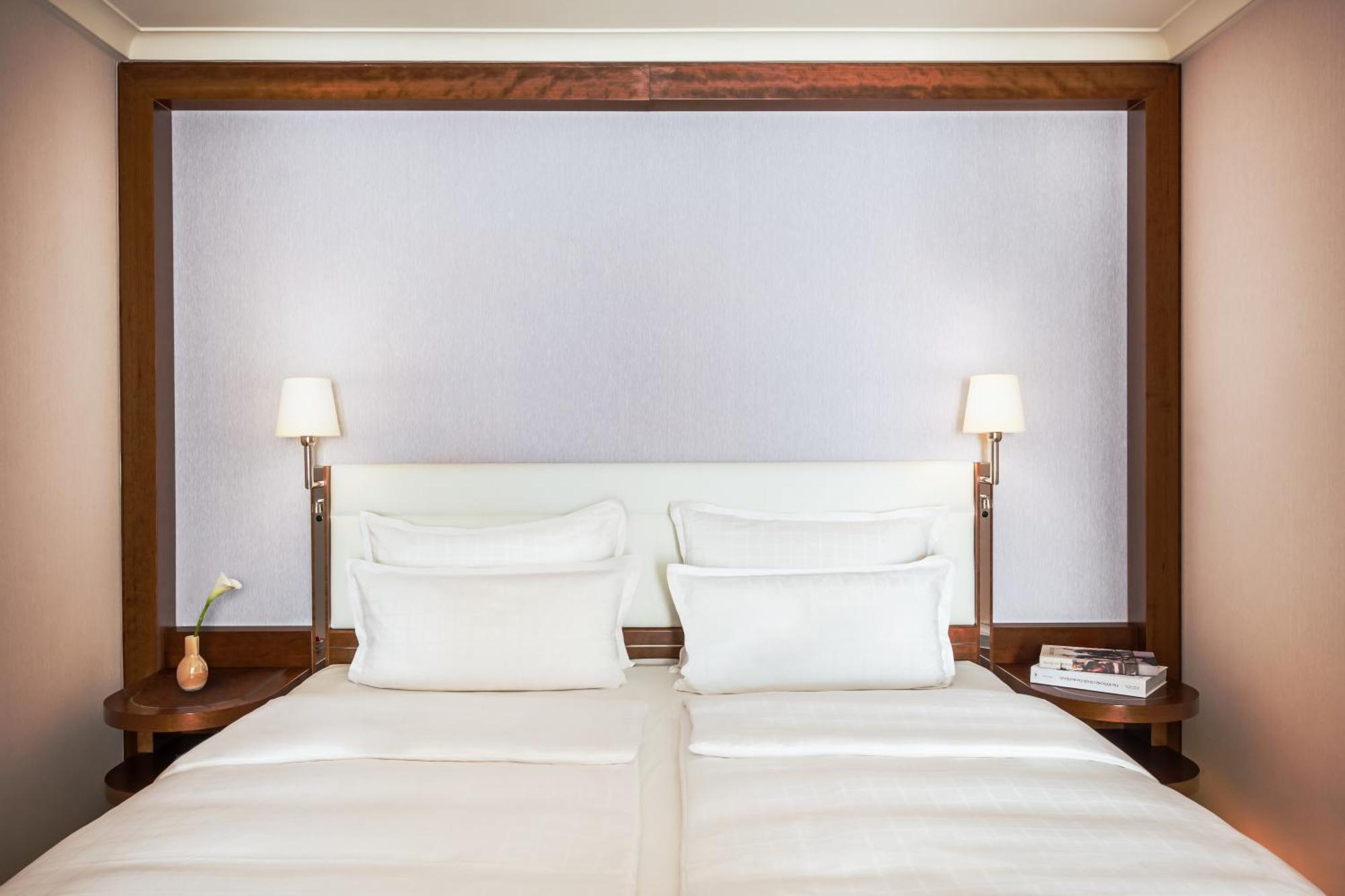 Deluxe Double Room Courtyard View