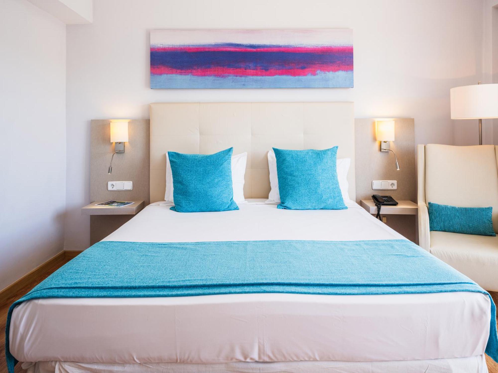 Double or Twin Room Side Sea View