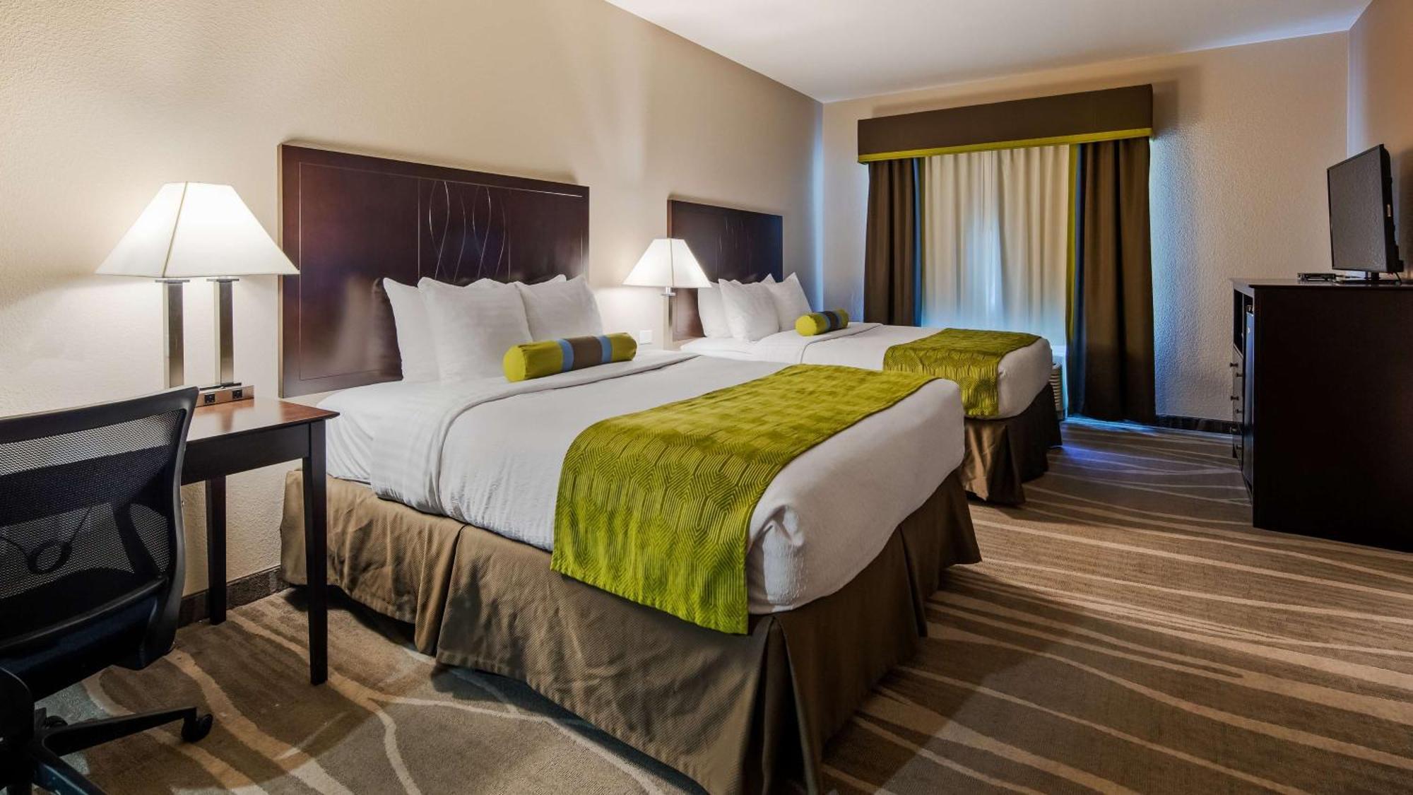 Queen Suite with Two Queen Beds and Sofa Bed - Disability Access/Non-Smoking