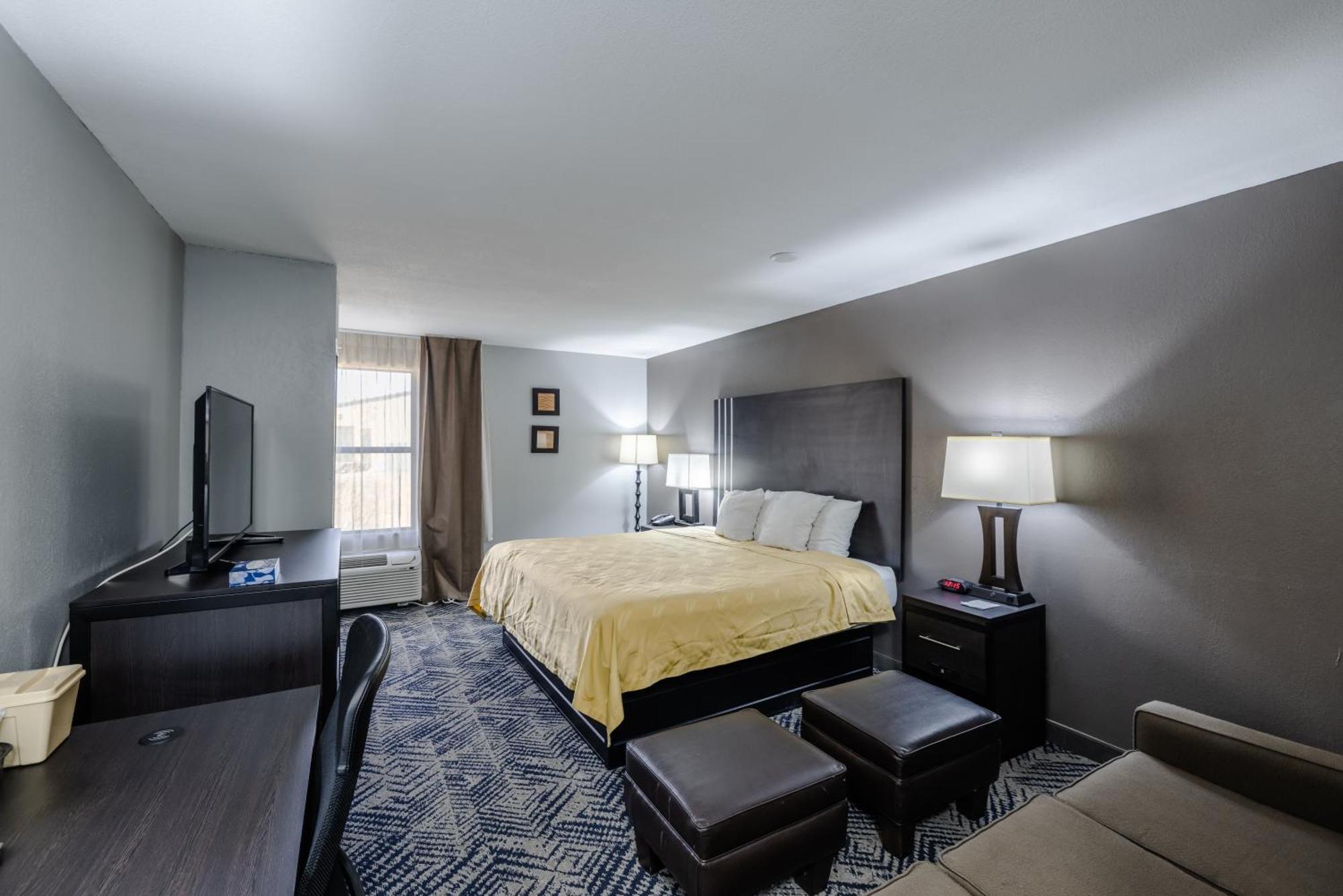 King Suite with Sofa Bed - Non Smoking