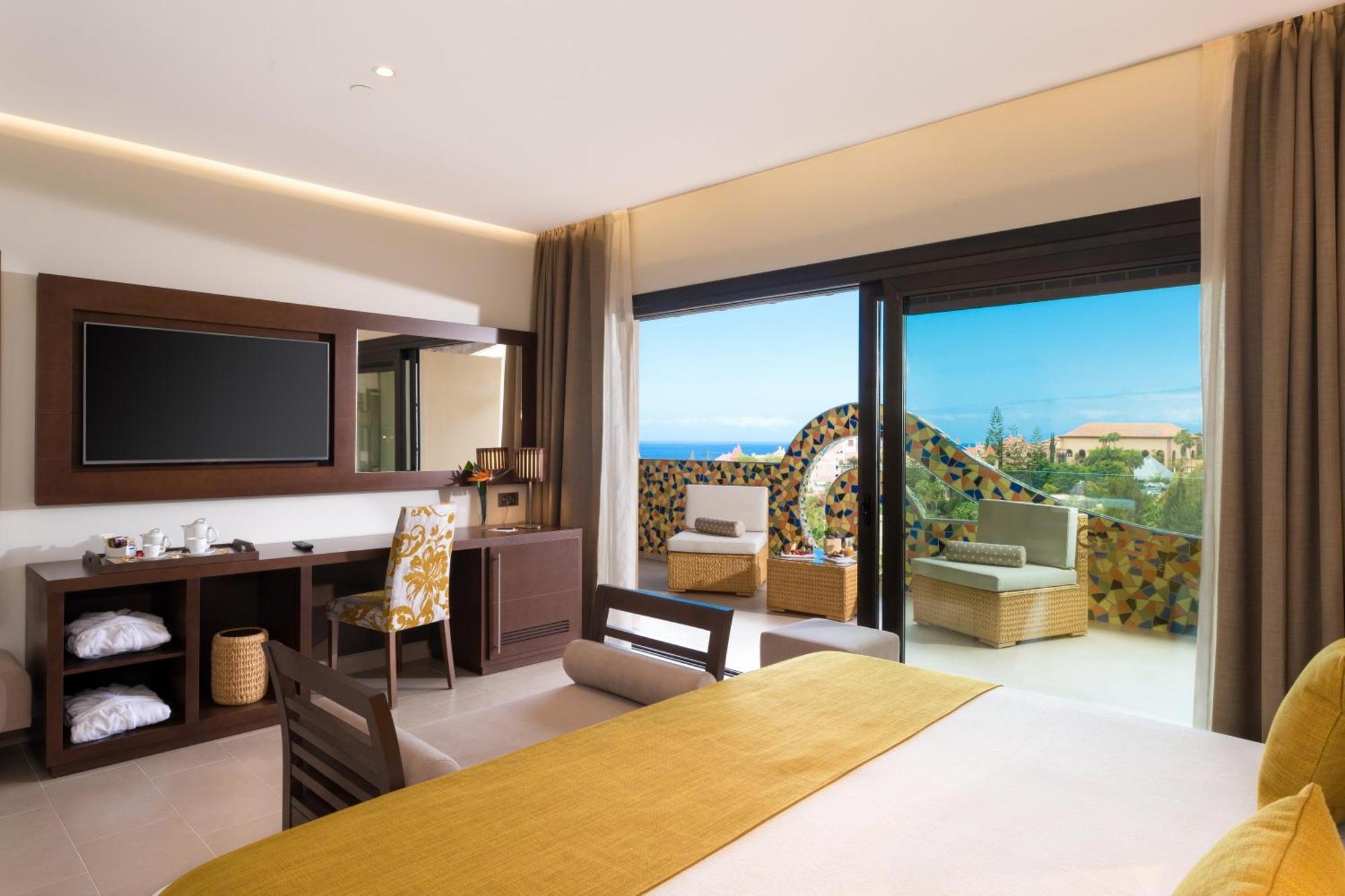 Premium Suite,1611174114:JPEG