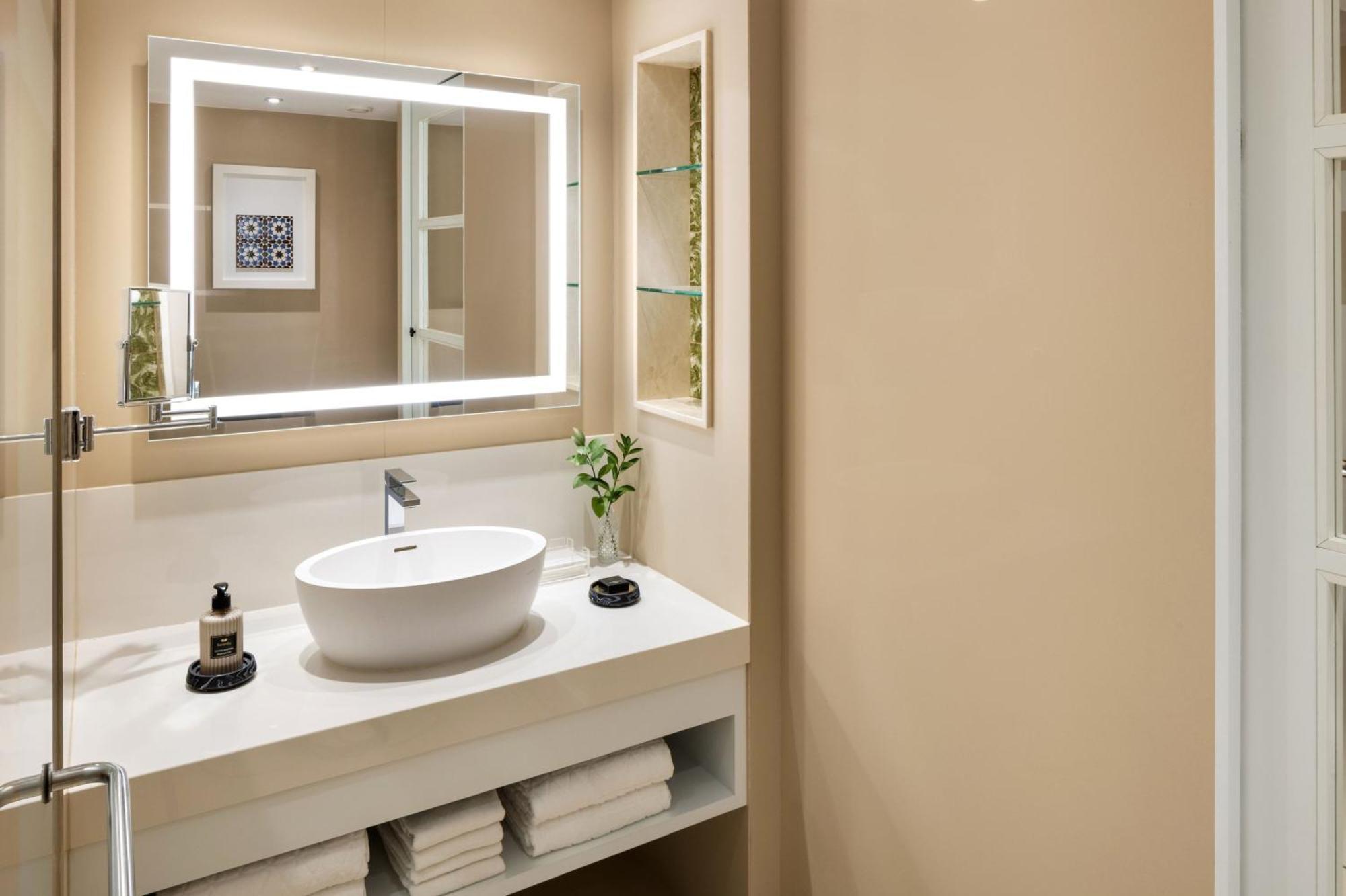 Quarto Twin Grand Deluxe com Varanda e Vista do Resort