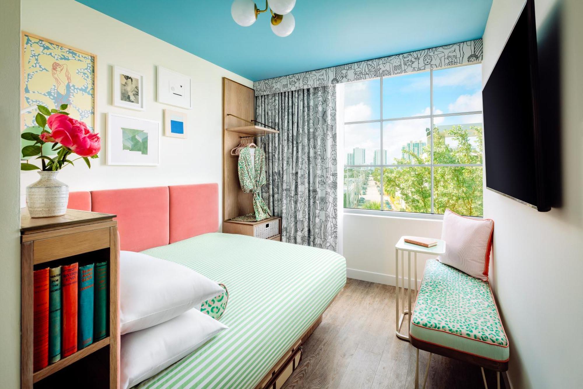 Standard Queen Room