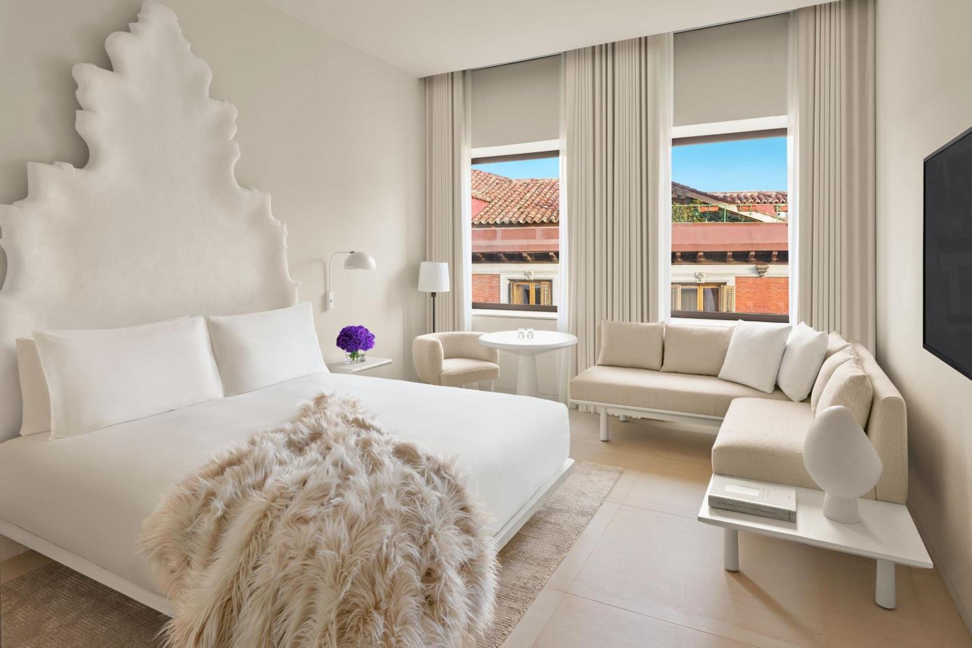 Chambre Lit King-Size de Luxe - Vue sur Rue