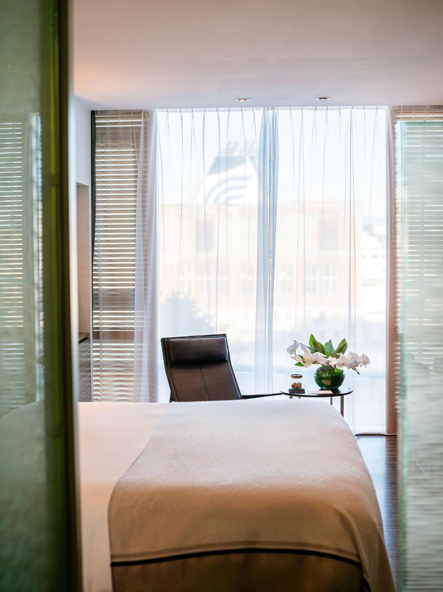Deluxe Harbour View Room