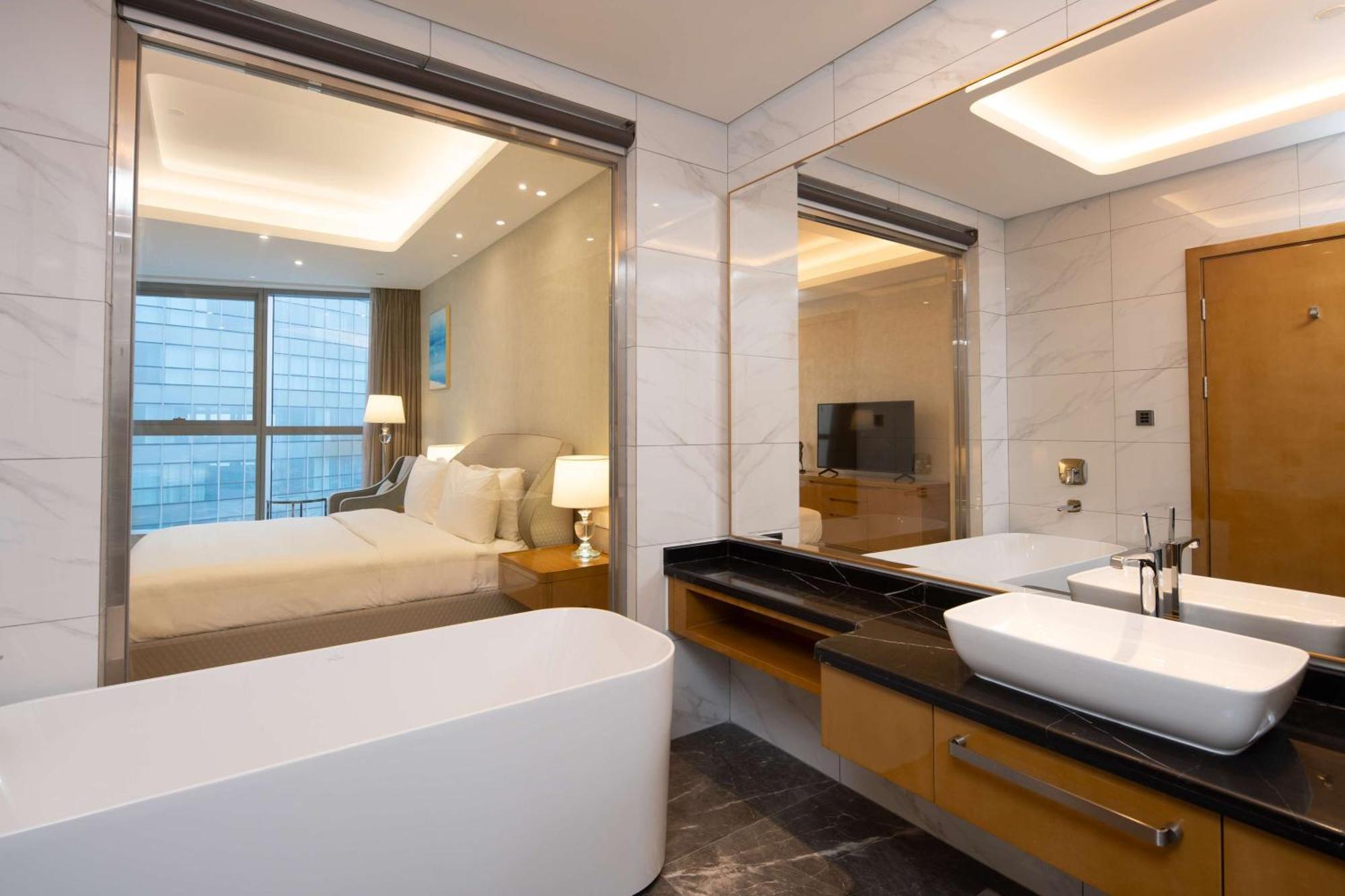 Executive King Room with River View