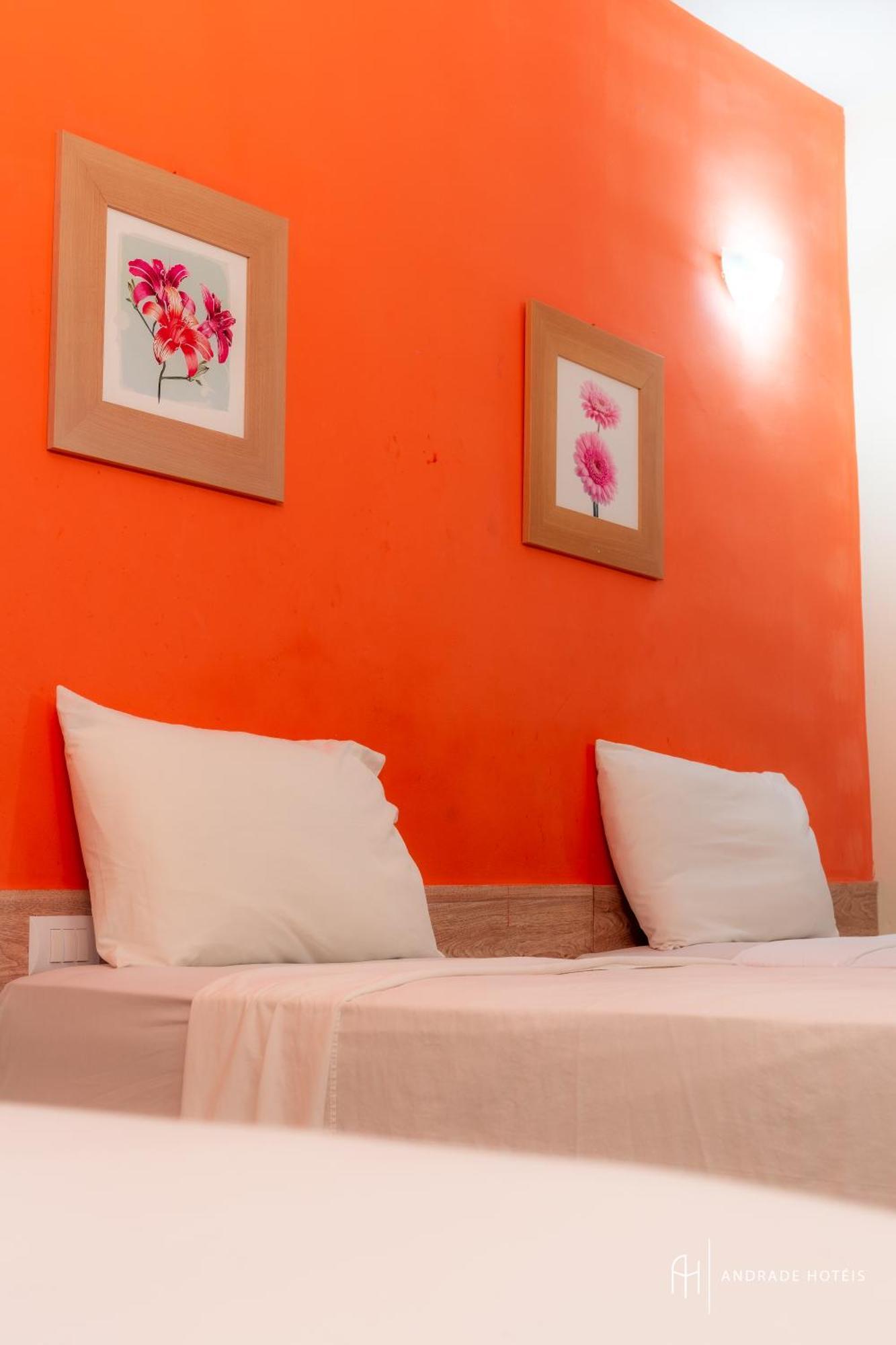 Quarto com 2 Camas de Solteiro