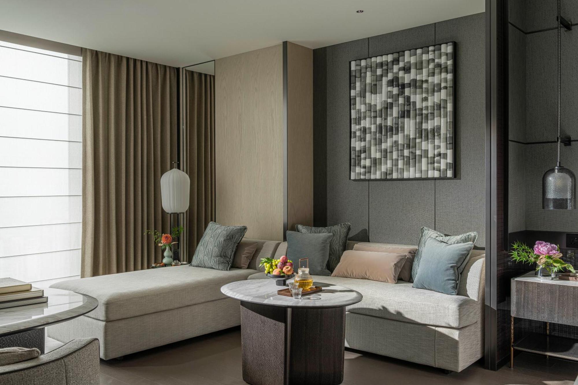 Premier King Room with Canal View