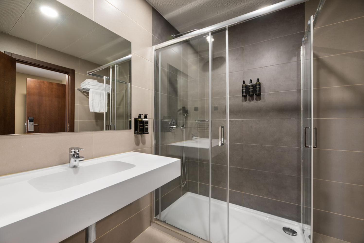 Suite Familiar con aparcamiento gratuito (2 adultos + 2 niños)