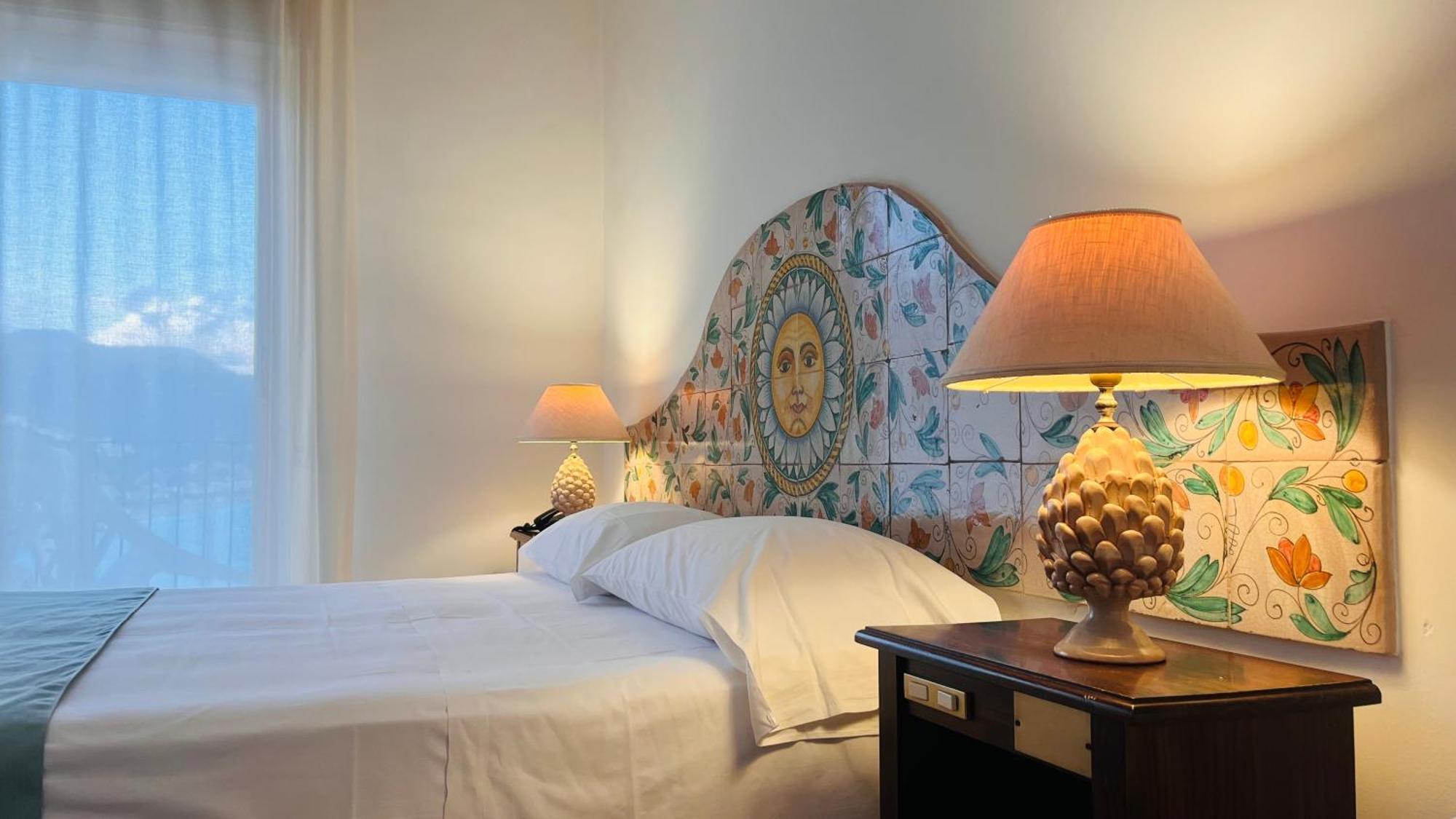 Double or Twin Room Sea View