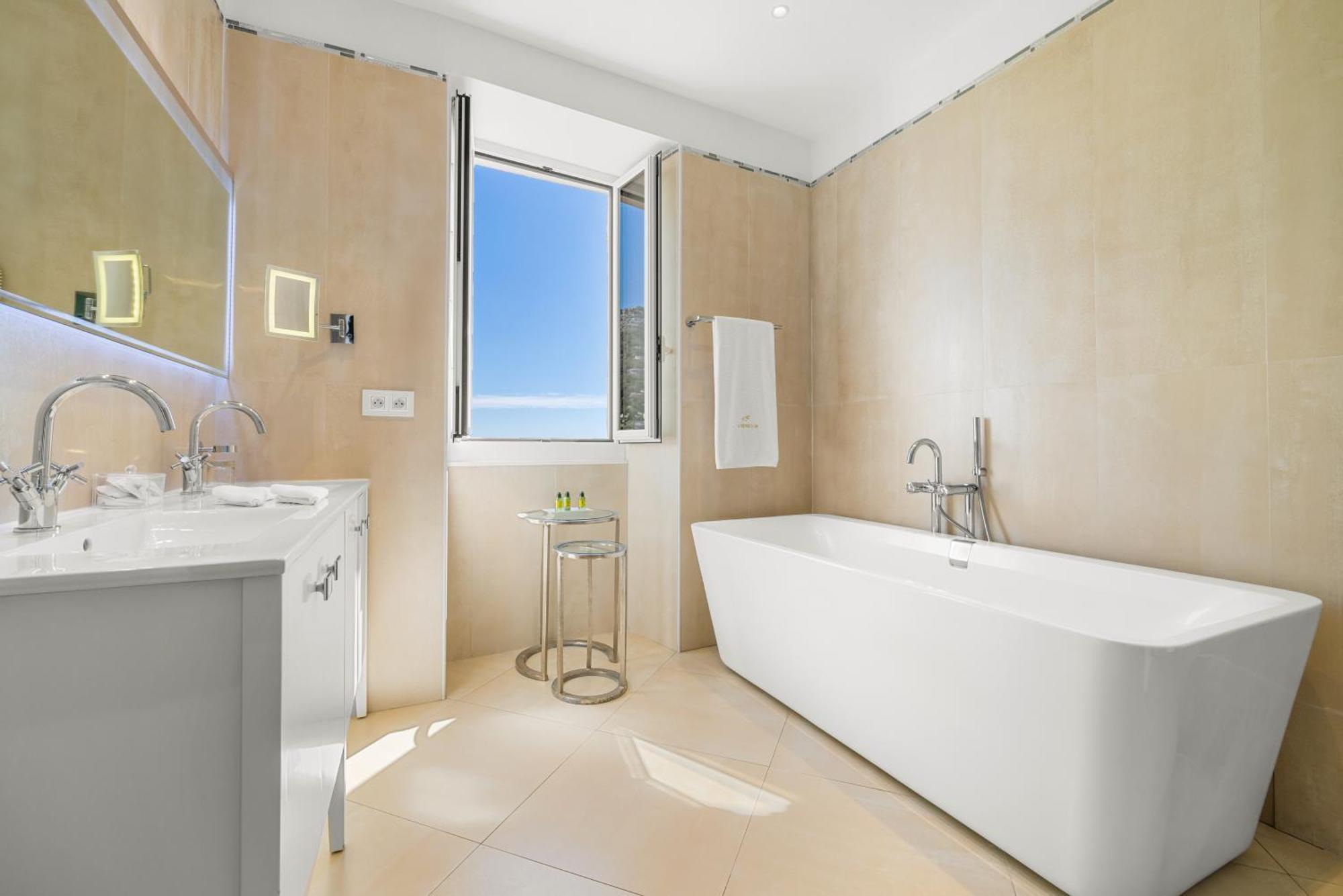 Elegance Double Room