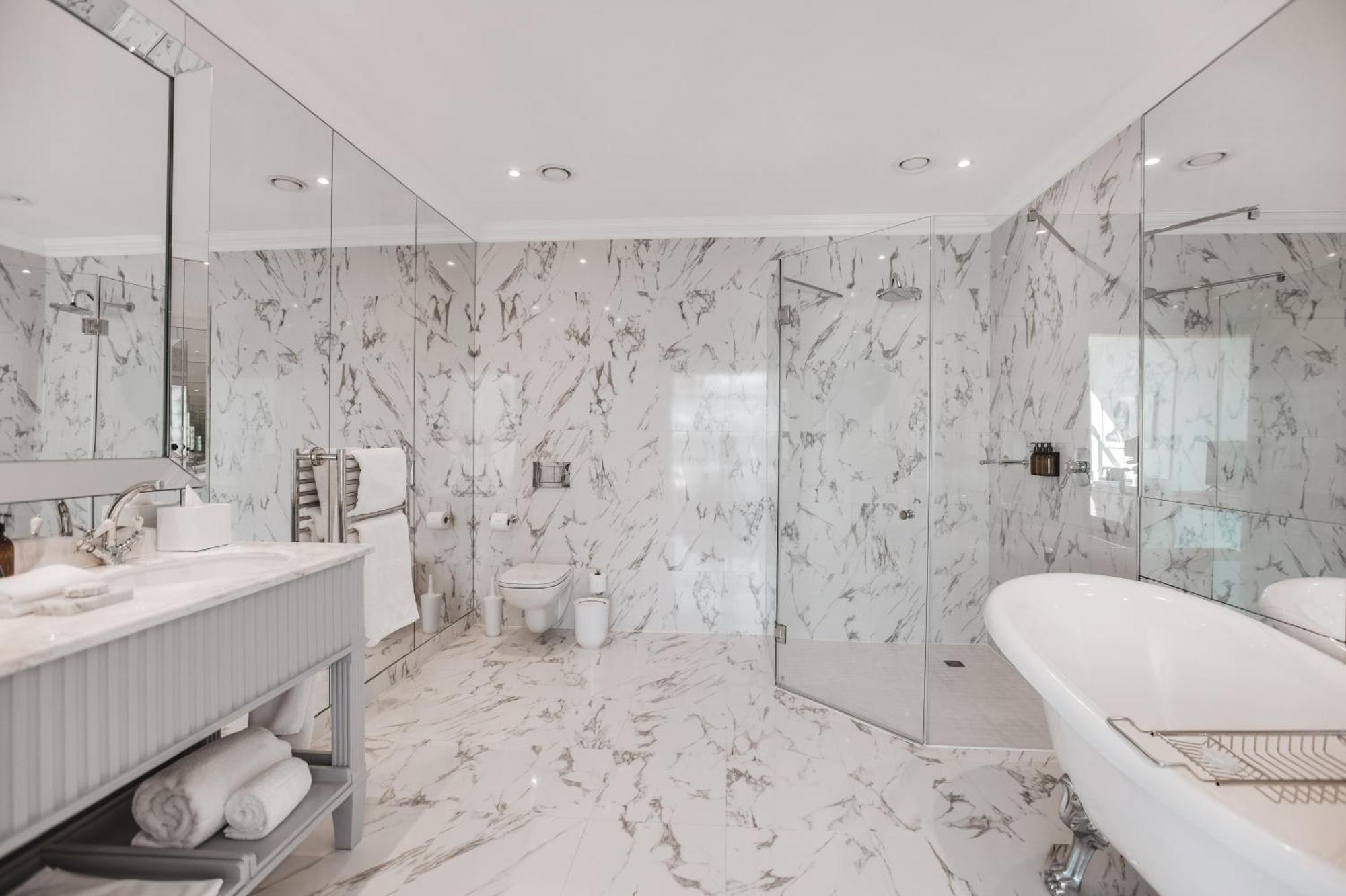 Superior Mountain Room with Bath
