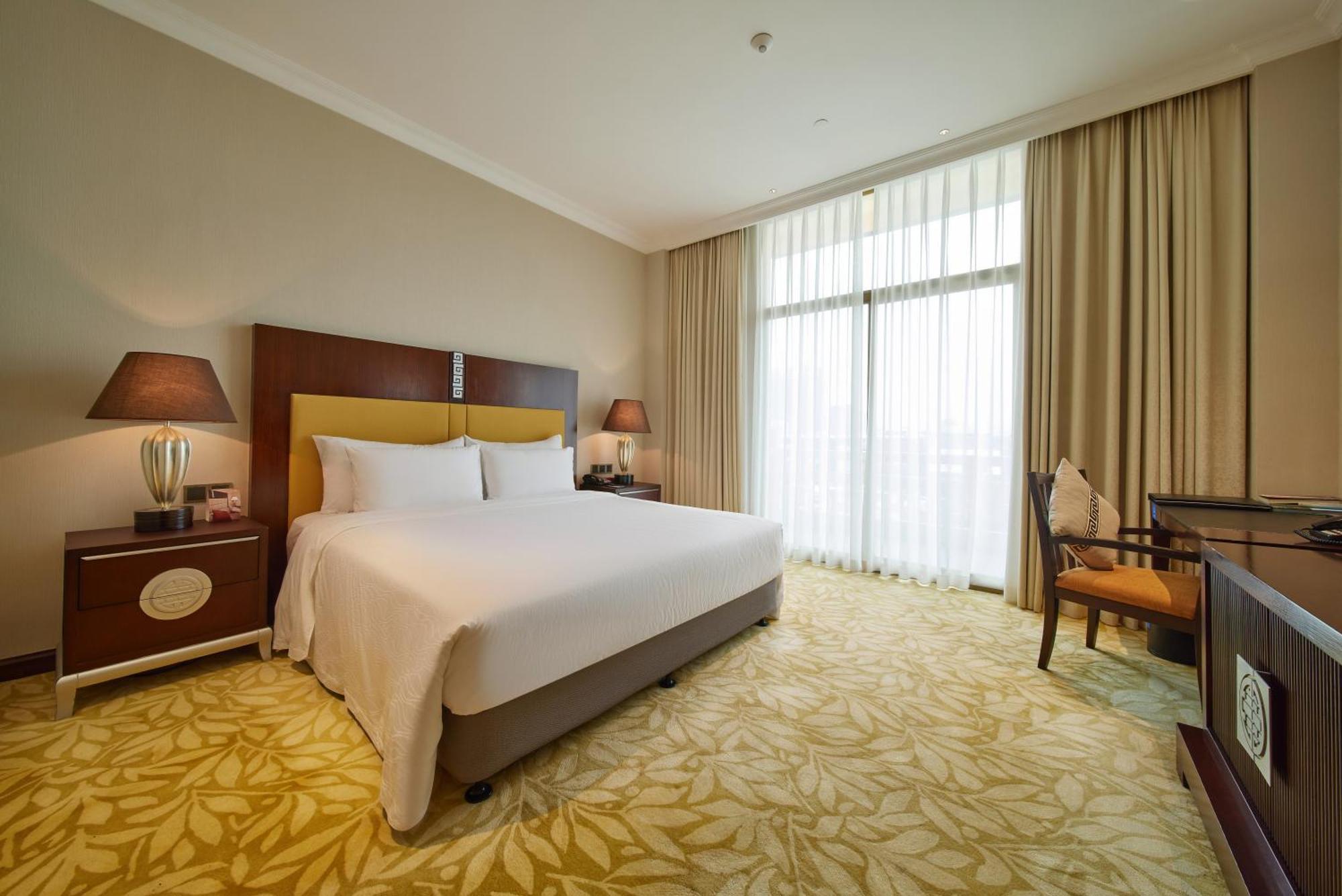 Standard Queen Room