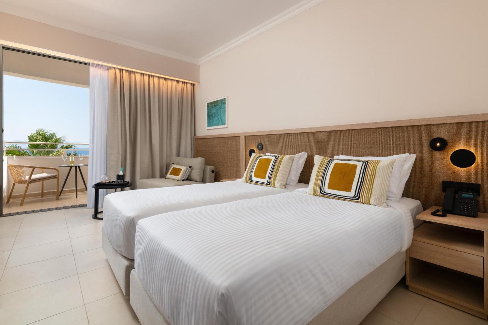 Superior Twin Room Sea View Car rental