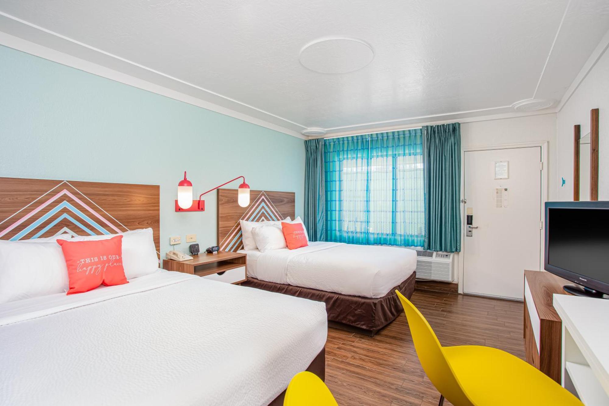 Deluxe Queen Room Two Queen Beds Street View