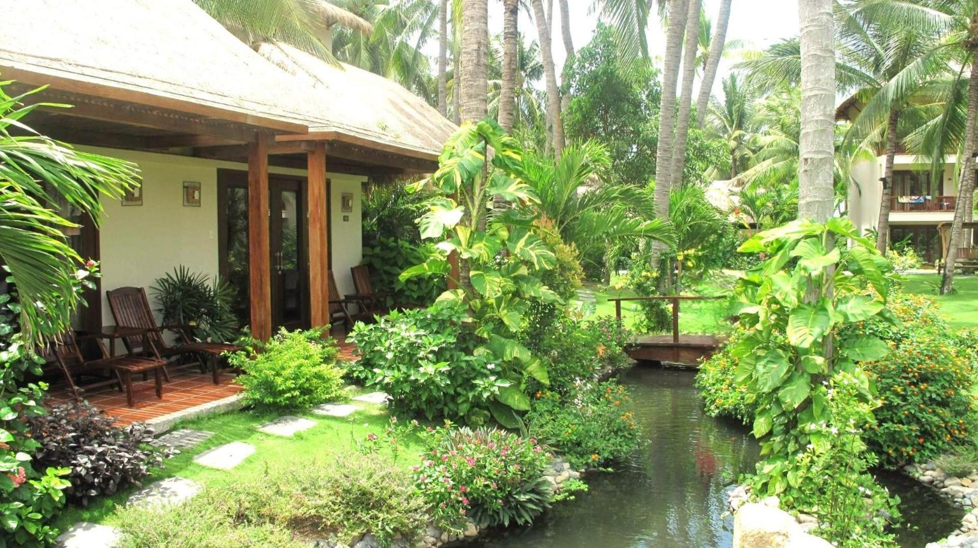 Serene Oasis Bungalow Garden View