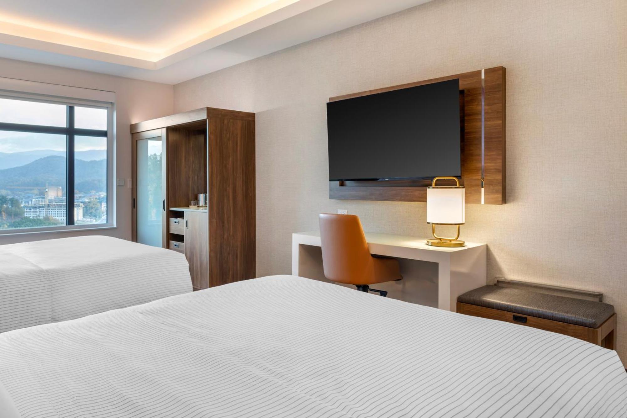 Quadruple Room with Two Queen Beds and Mountain View - Non Smoking/Upper floor