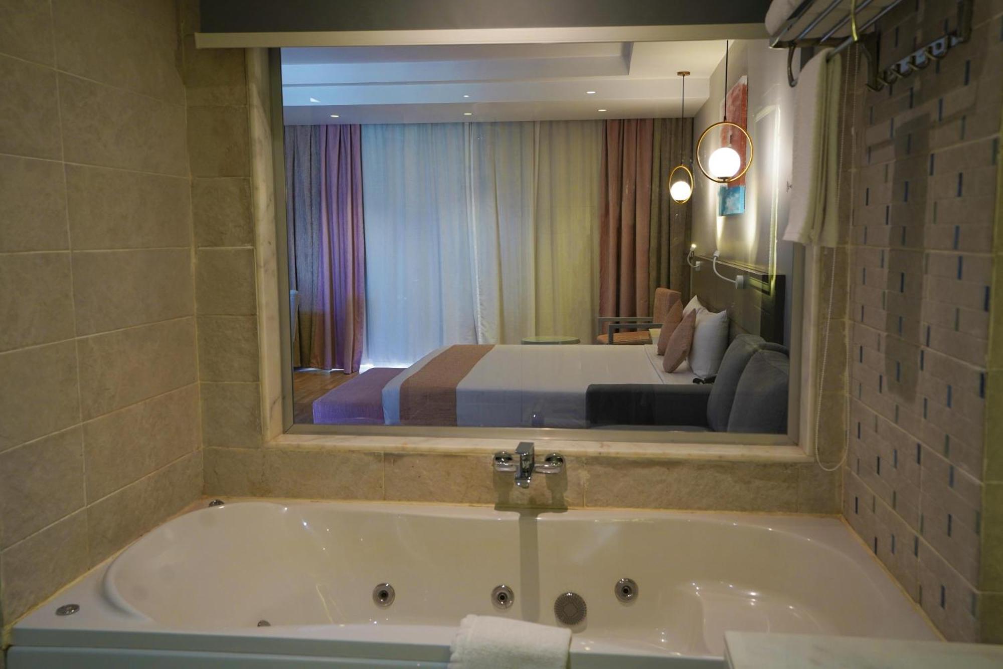 Premium room Jacuzzi indoor sea view,1627982763:JPEG