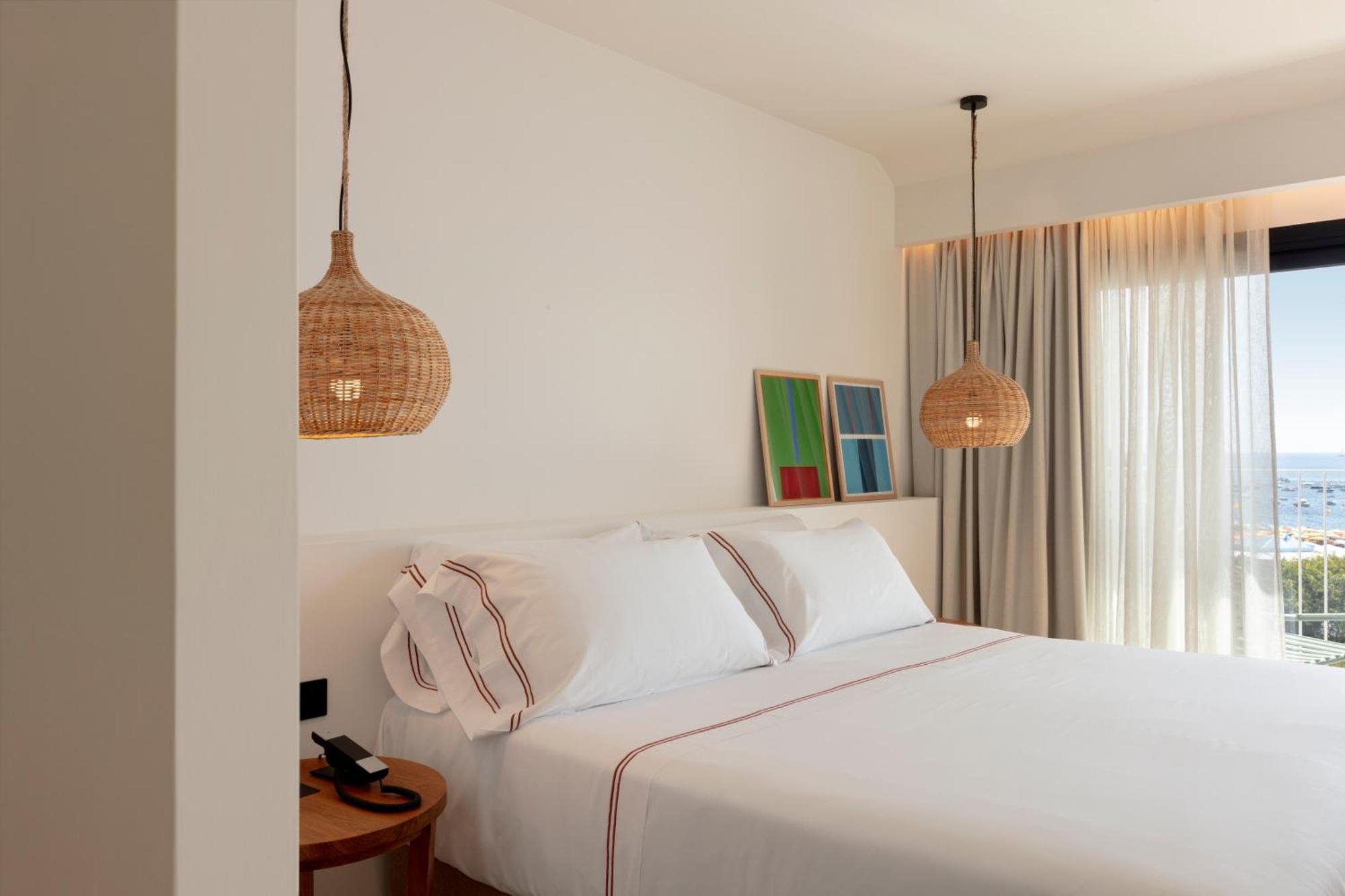 Suite with Terrace and Sea View (3 Adults)