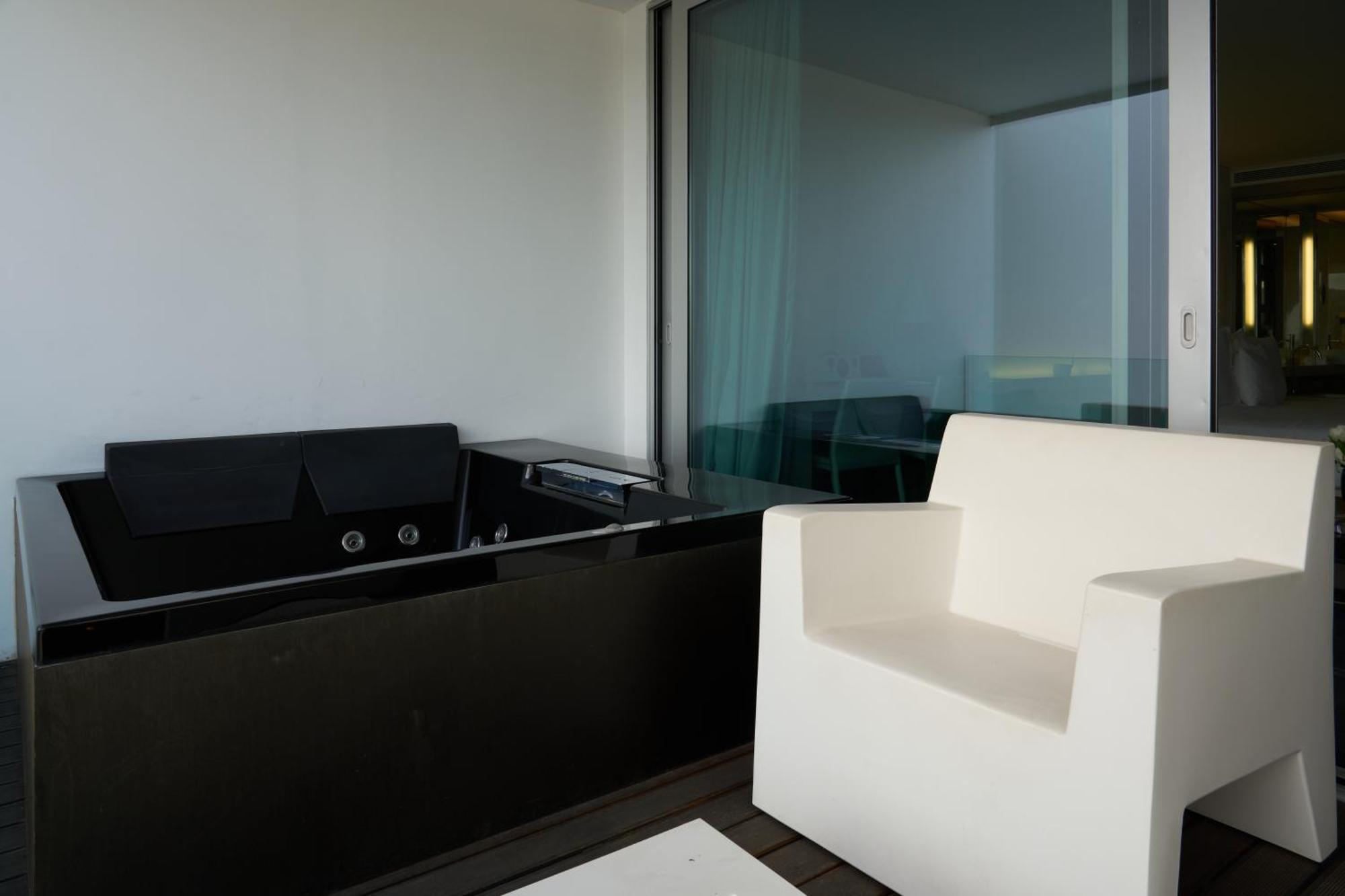 Deluxe Double or Twin Room Garden View