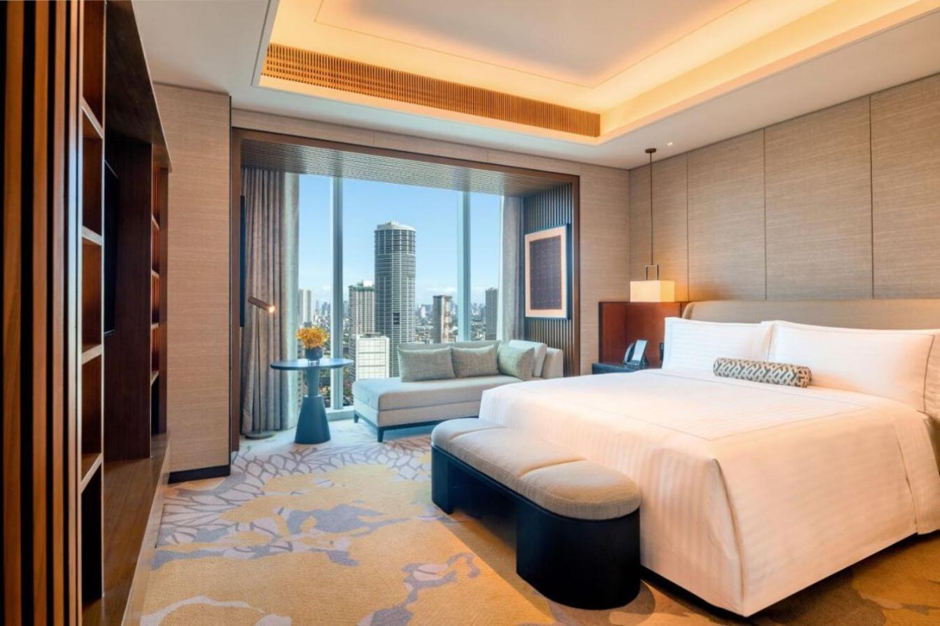 Signature Suite
