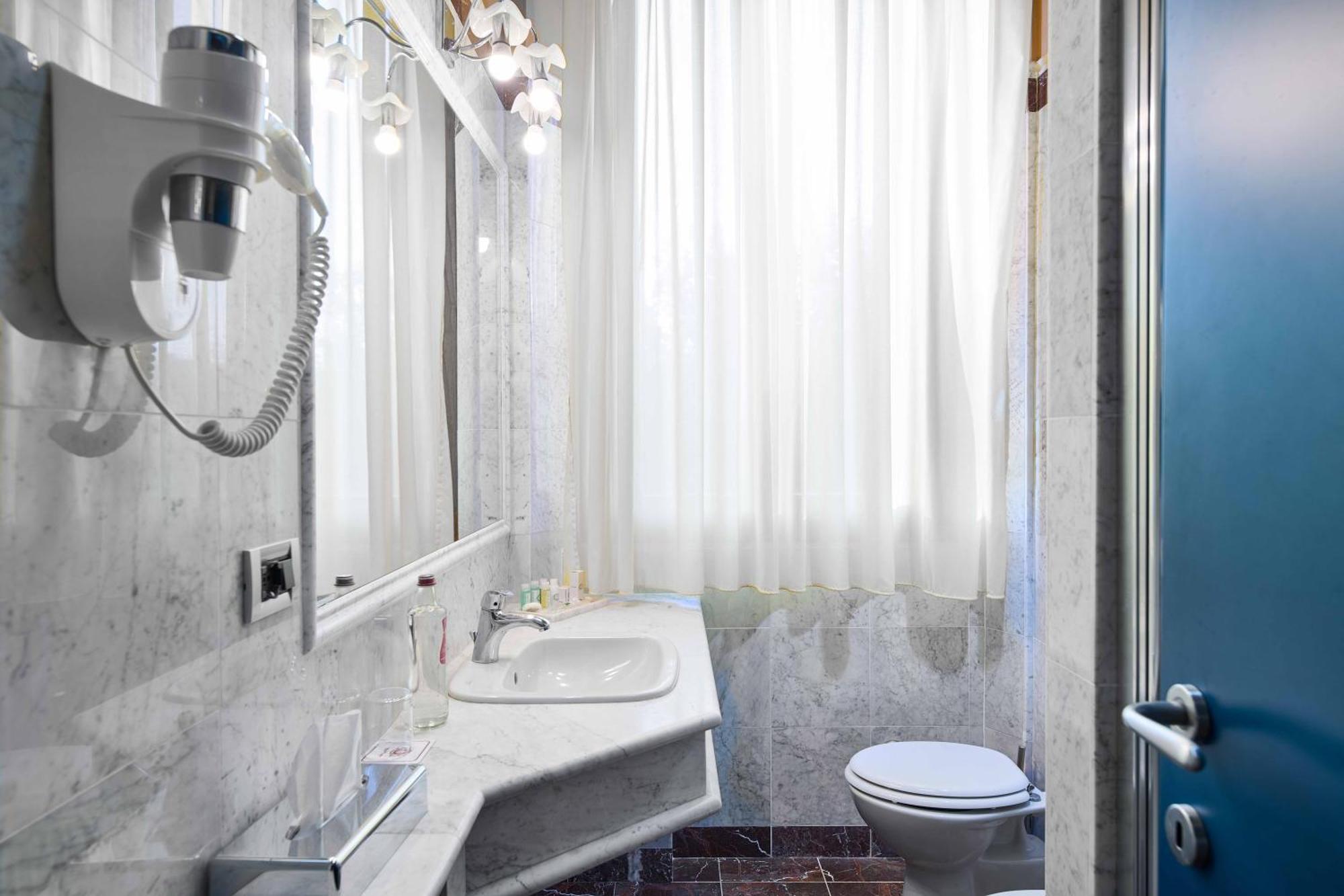 Junior Suite Spa Bath Spa Access