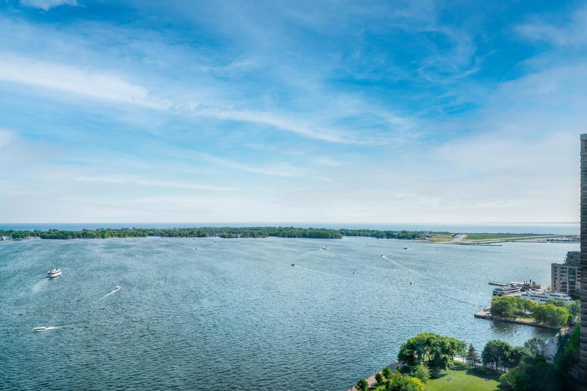 Suíte Júnior com Cama King-size, Sofá-cama e Vista do Lago