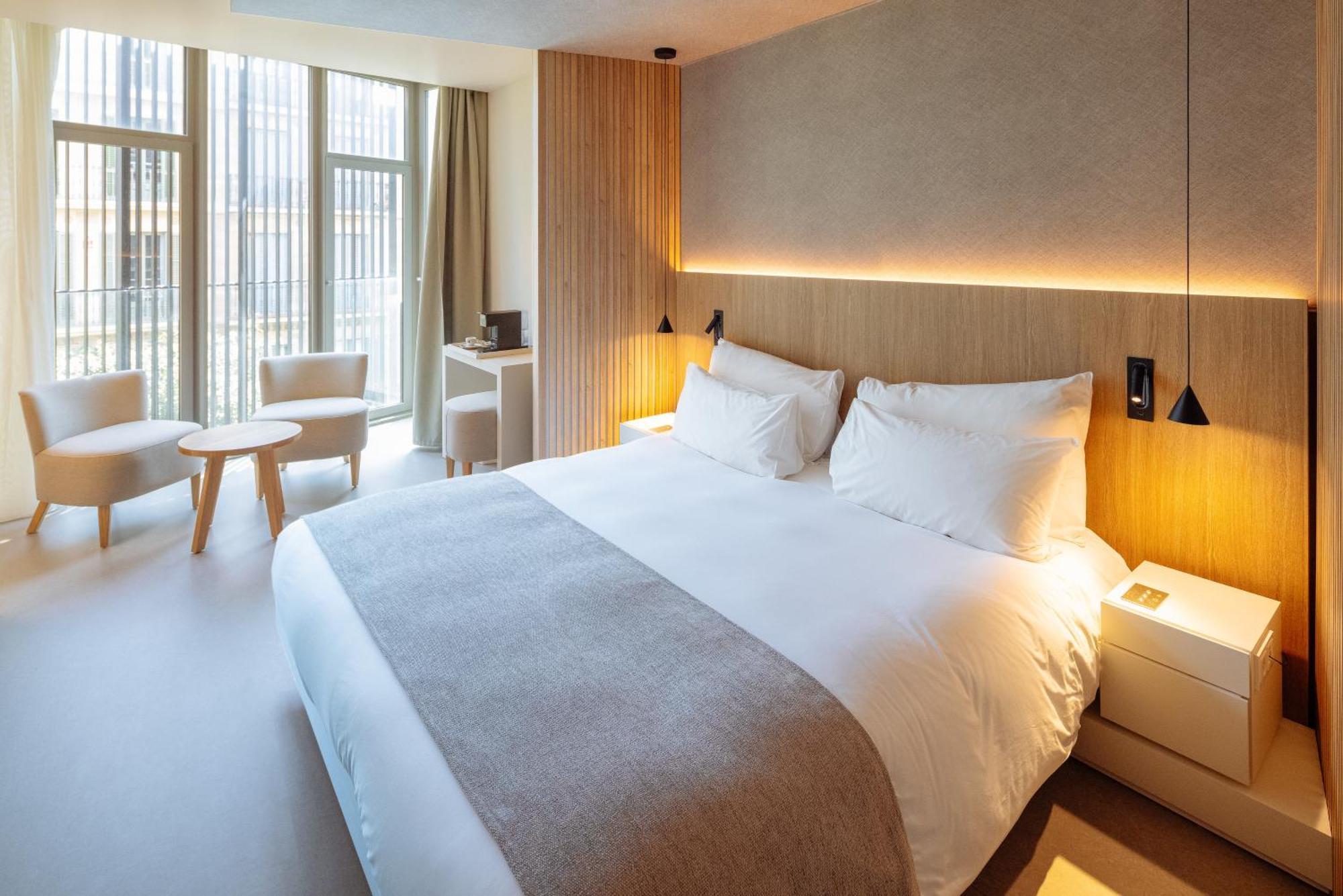 Deluxe Room,1632226888:JPEG